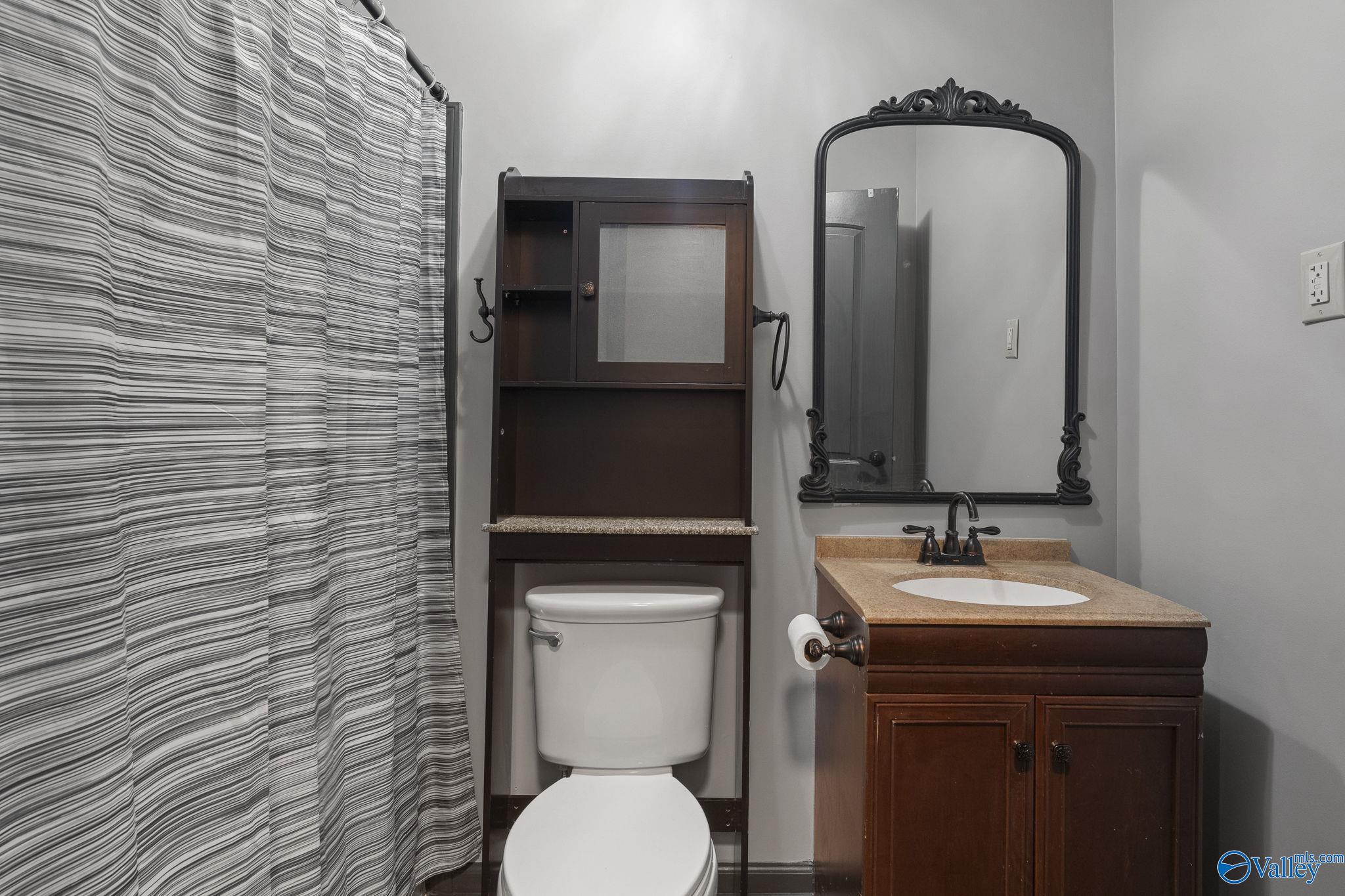 9527 Hemlock Drive SE