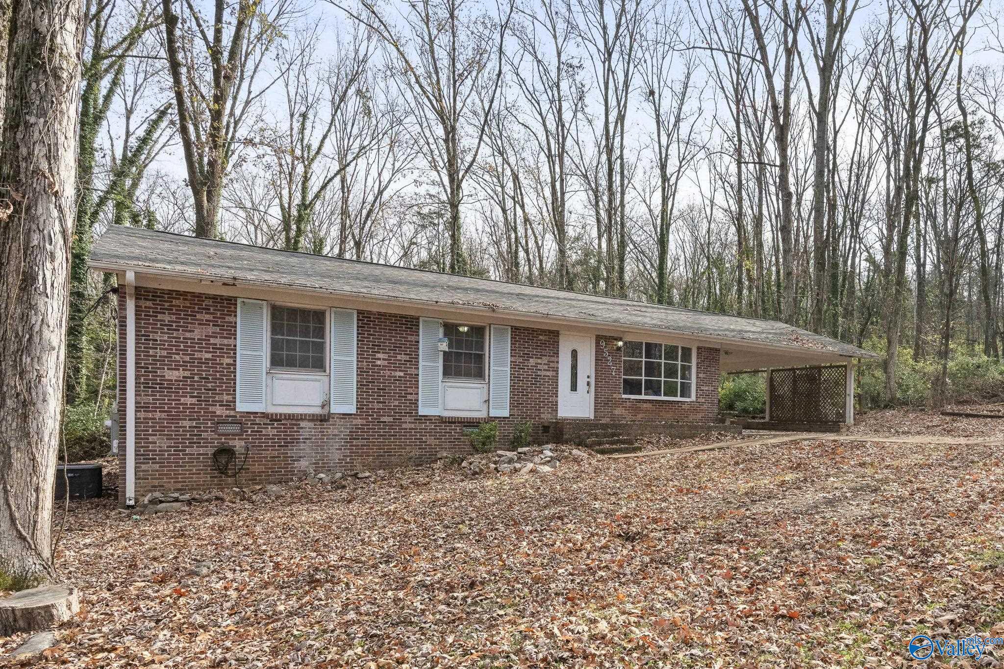 9527 Hemlock Drive SE