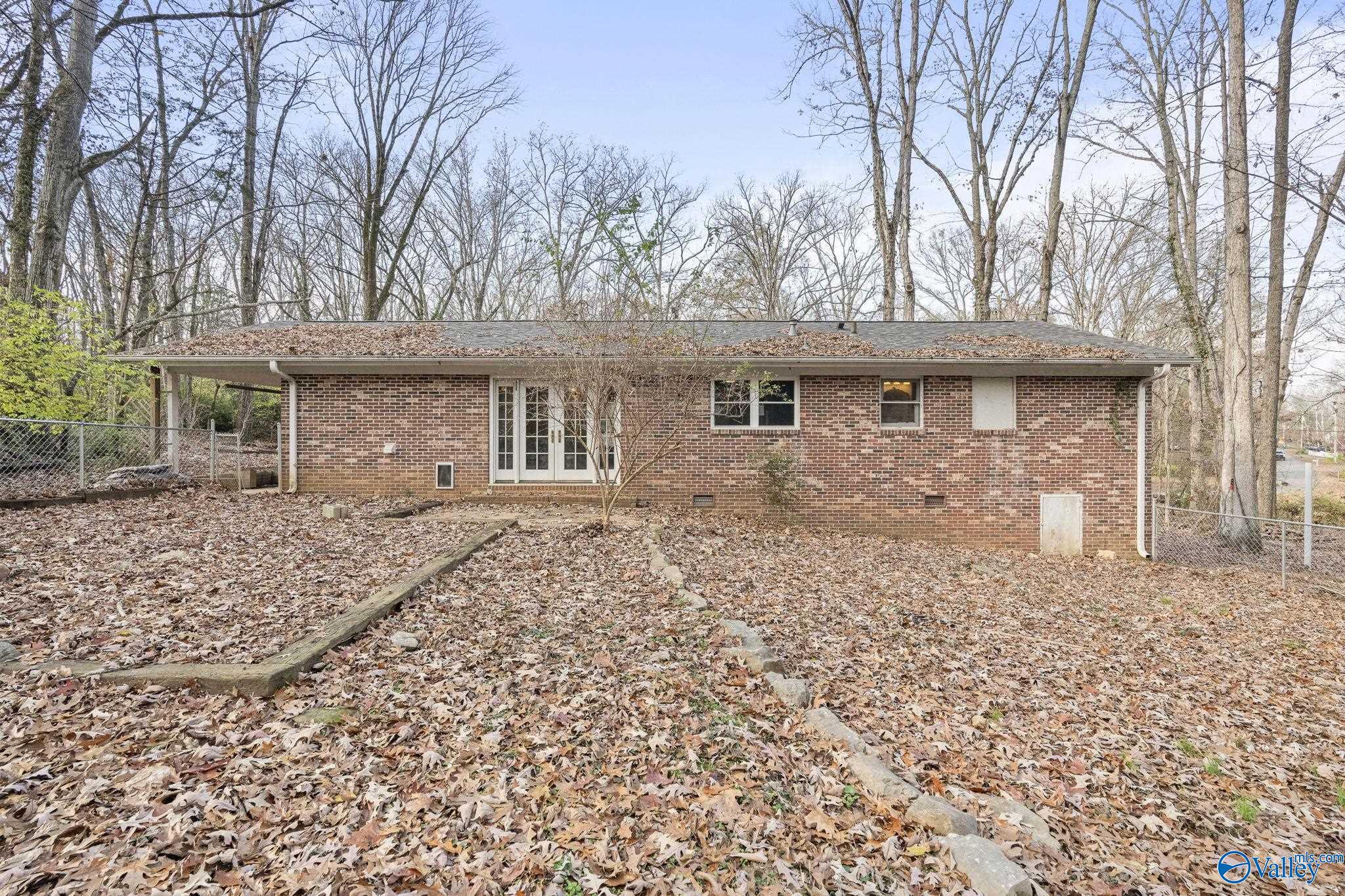 9527 Hemlock Drive SE