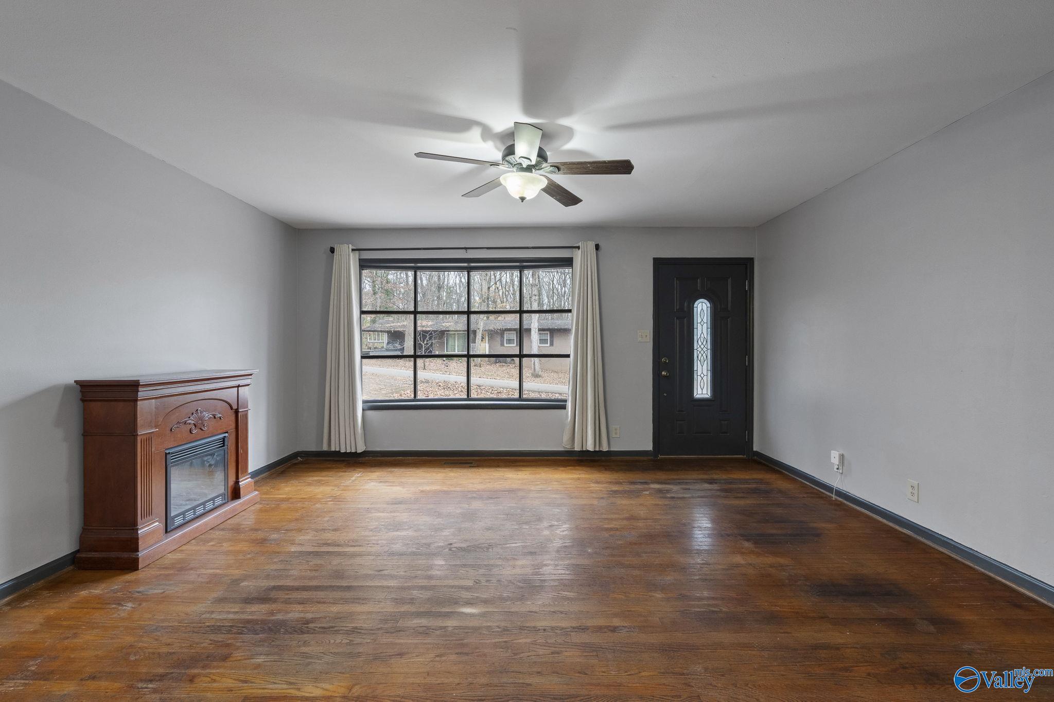 9527 Hemlock Drive SE