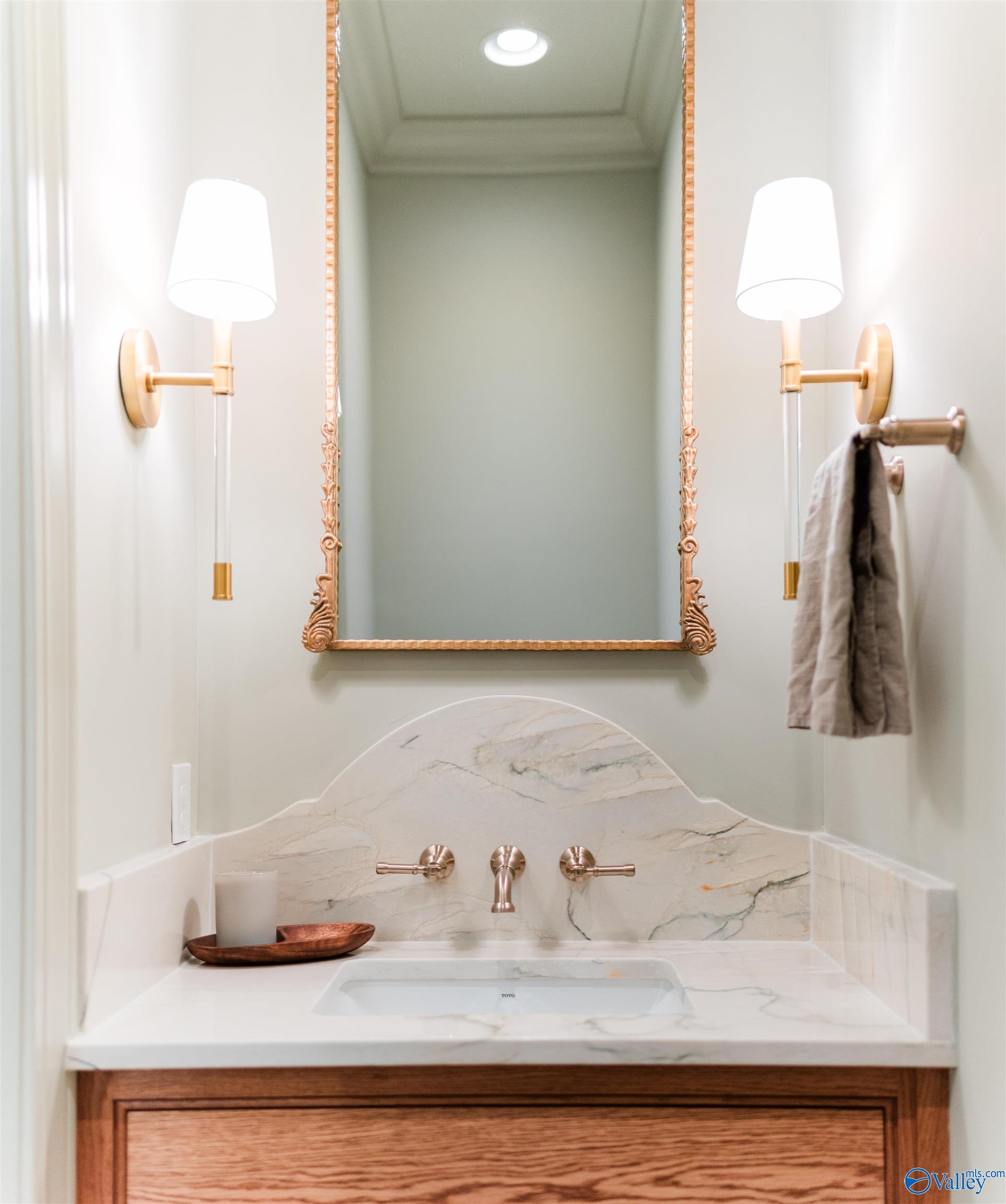 8 Lendon Main Street