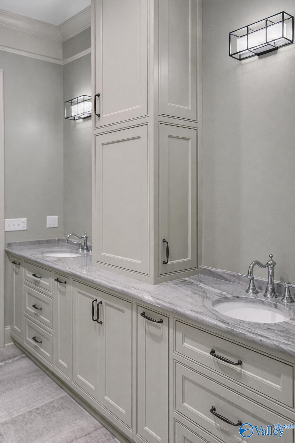 6 Lendon Main Street