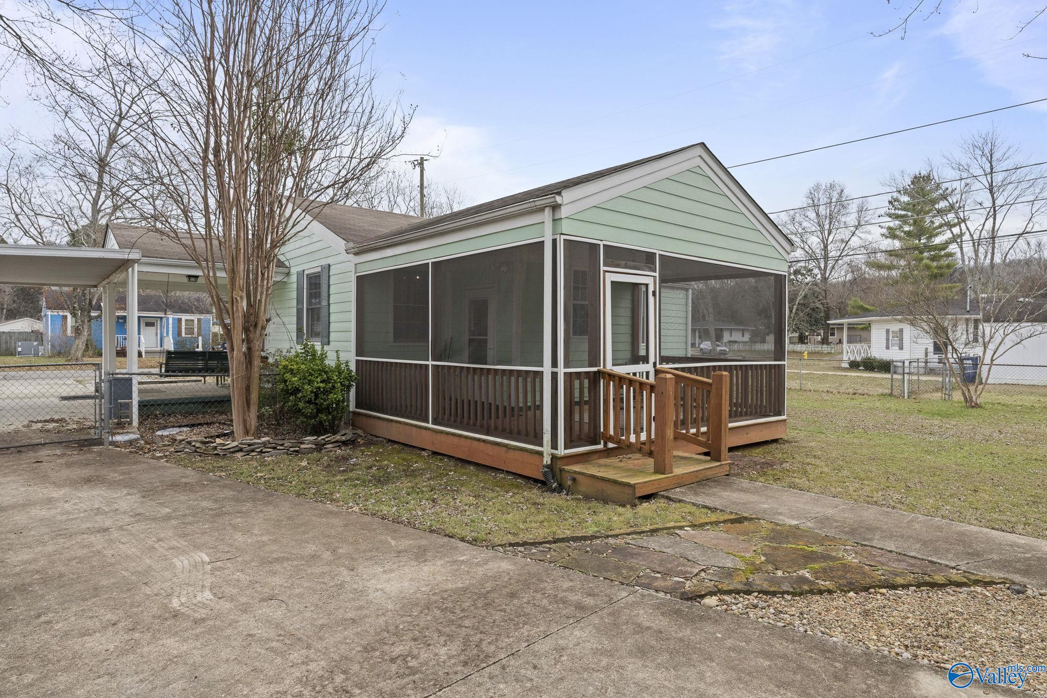 1103 Titus Street NE