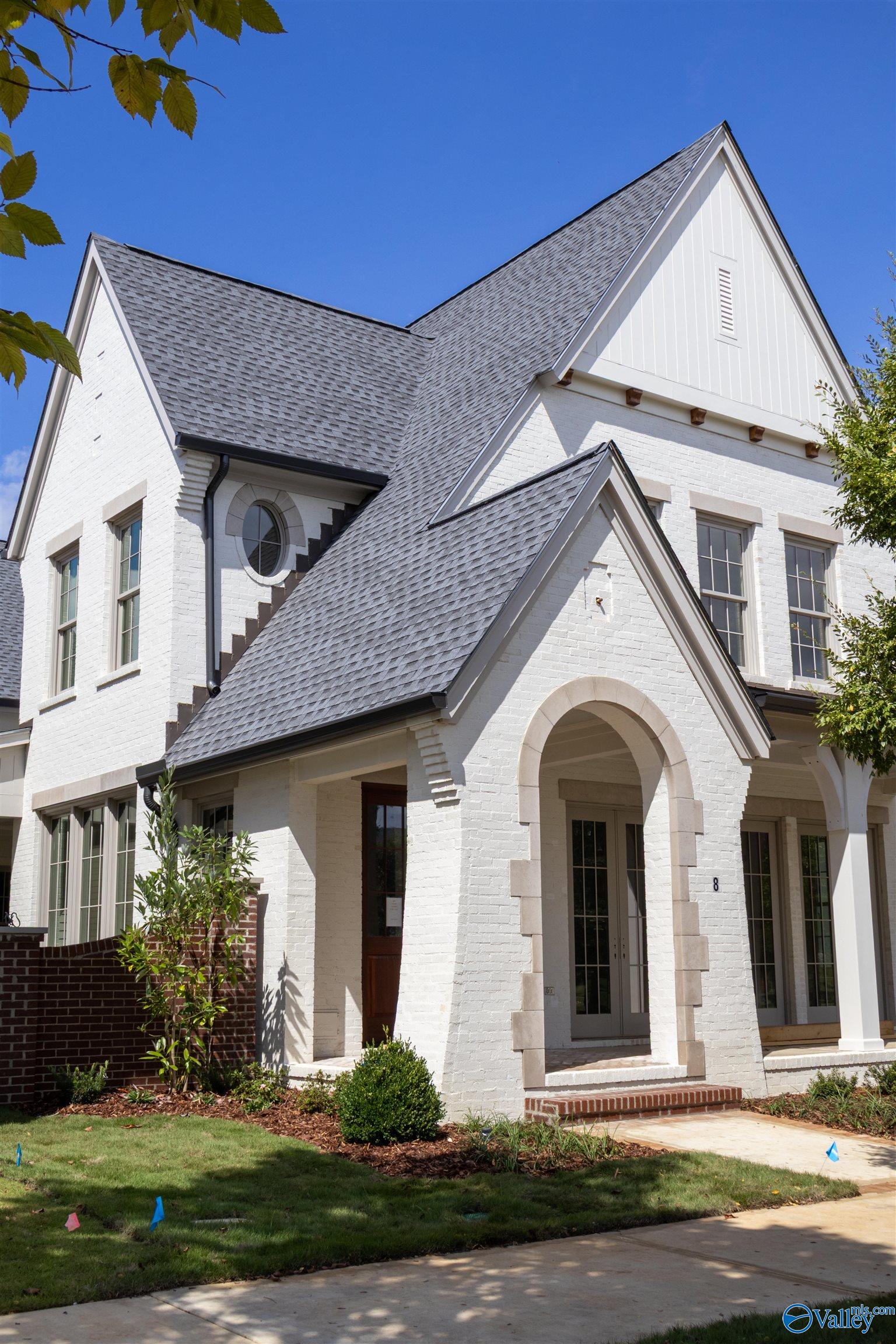 8 Lendon Park Drive SE