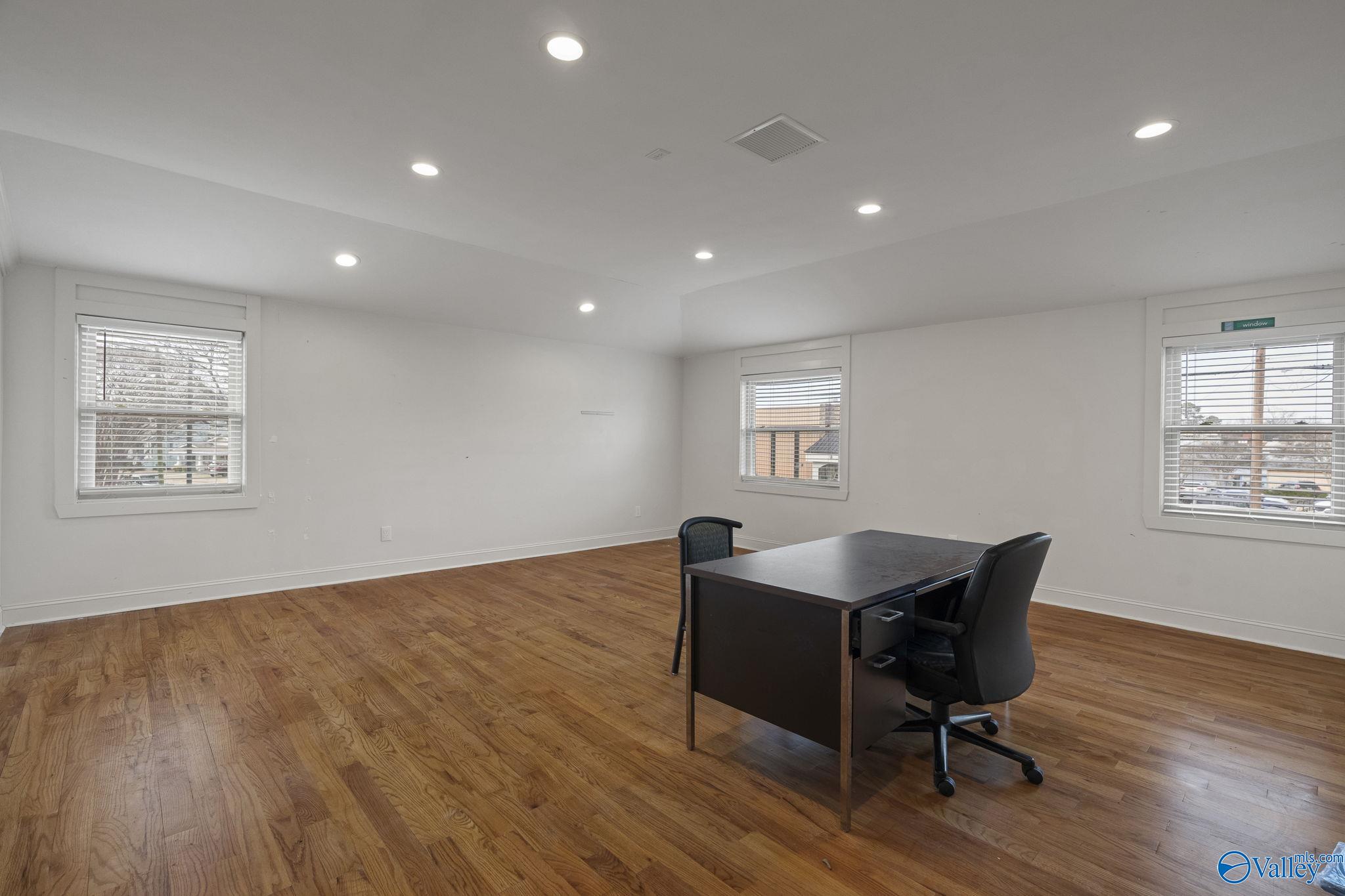 800 Clinton Avenue E