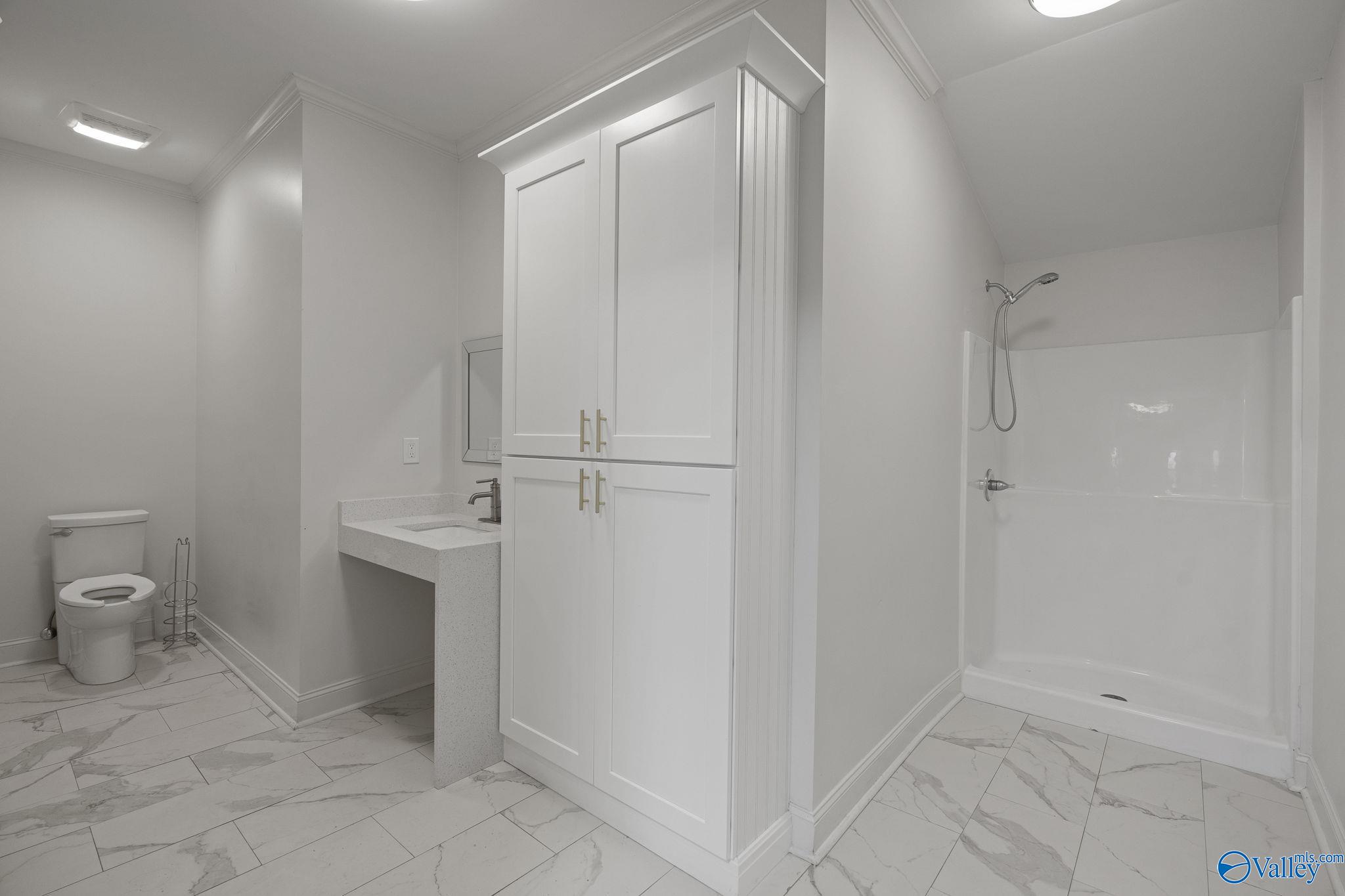 800 Clinton Avenue E