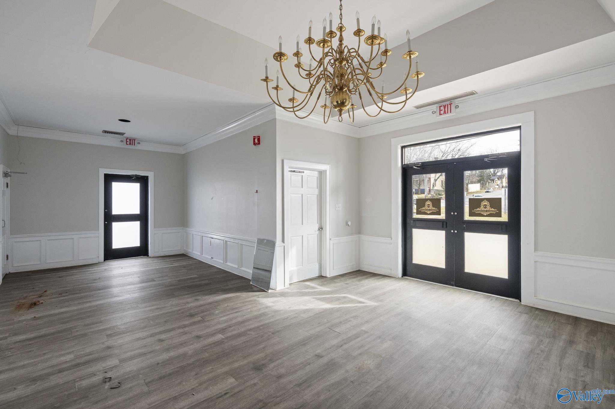 800 Clinton Avenue E