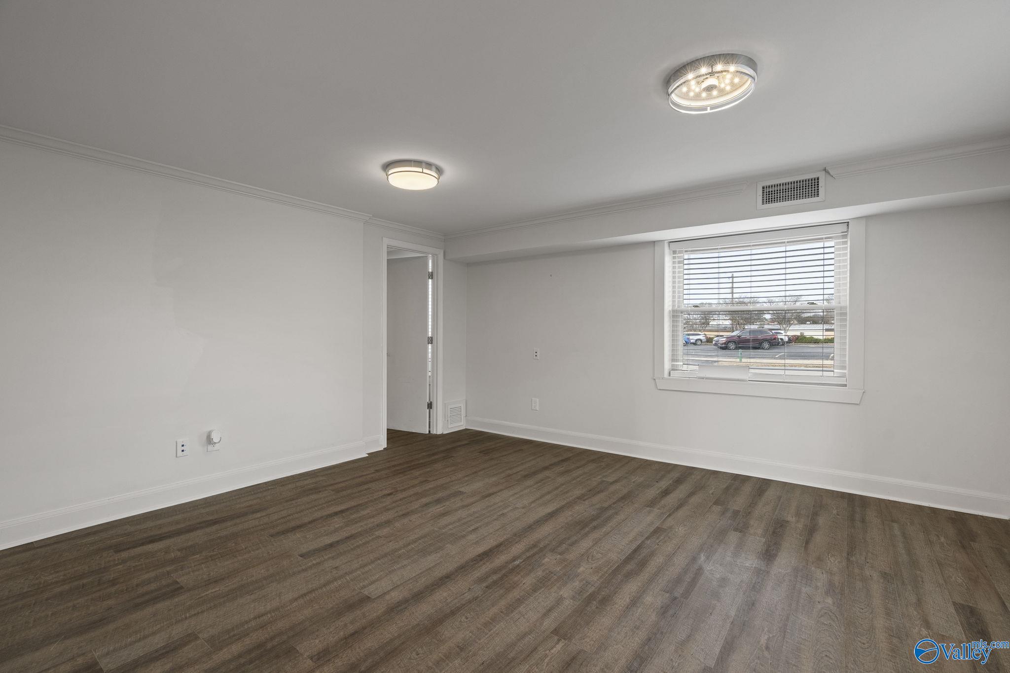 800 Clinton Avenue E