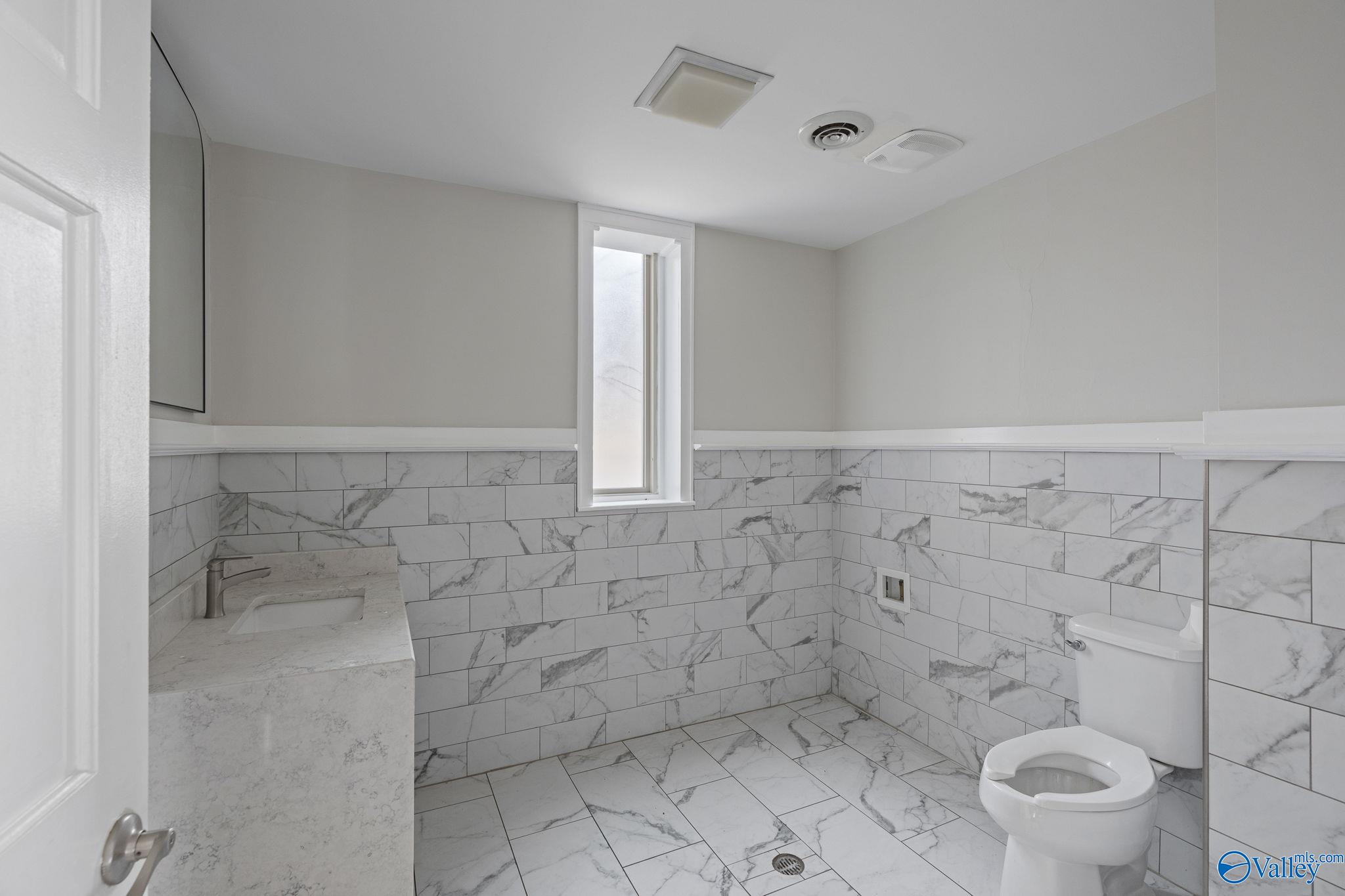 800 Clinton Avenue E