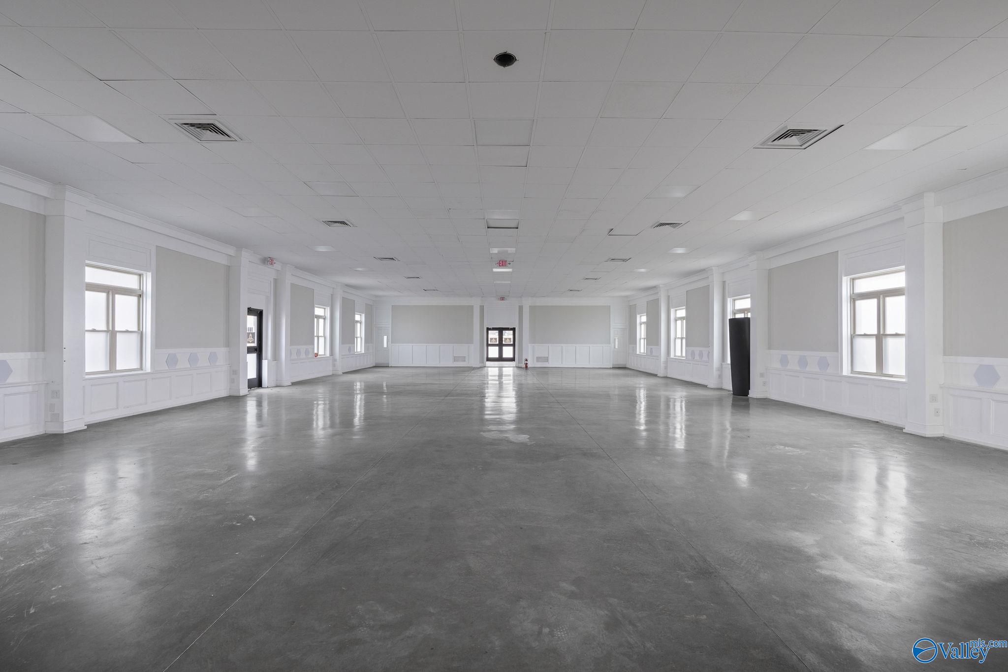 800 Clinton Avenue E