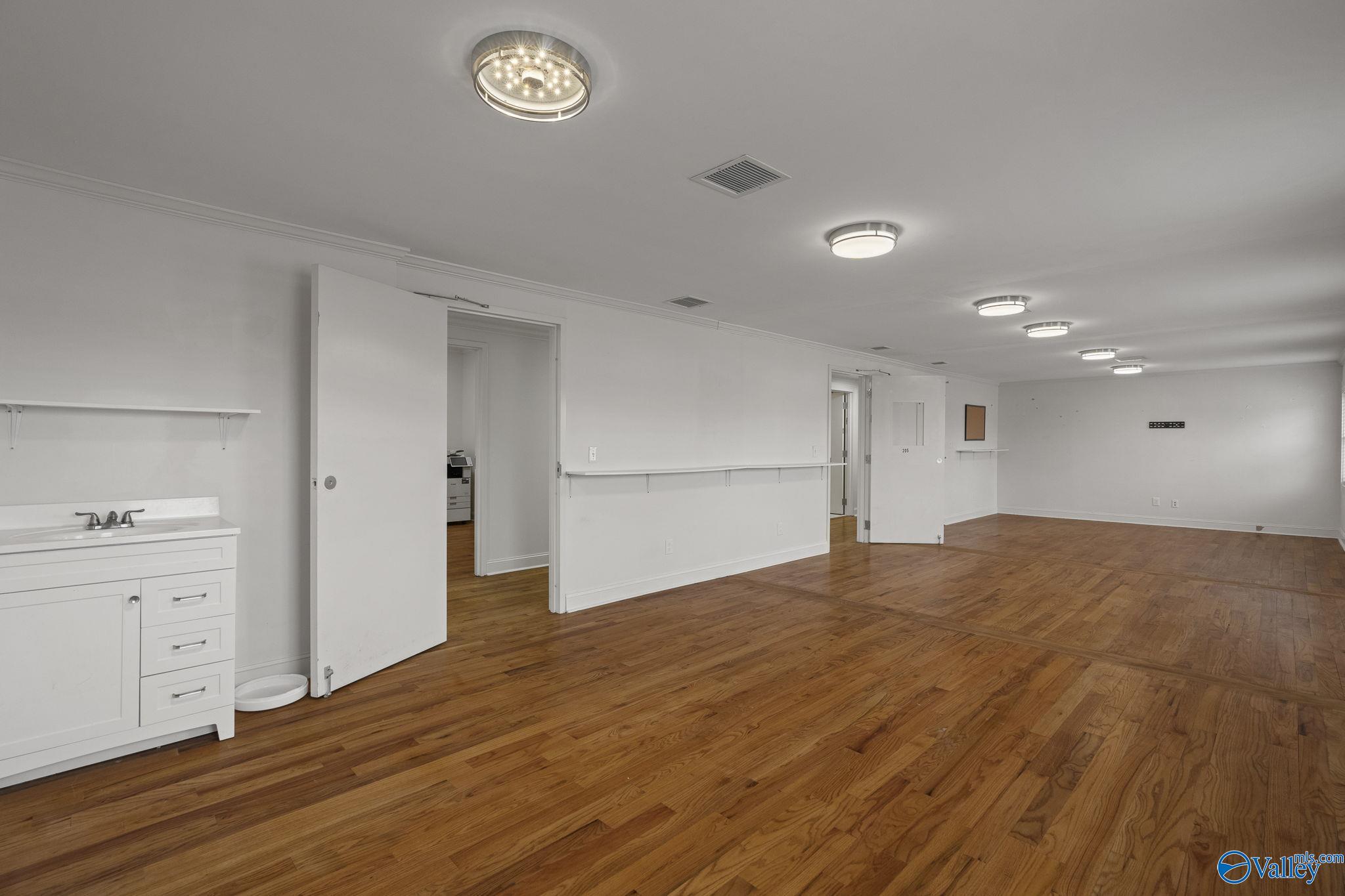 800 Clinton Avenue E