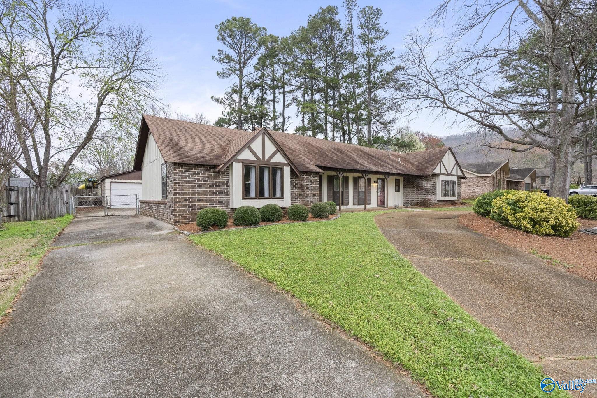 2517 Galahad Drive SE