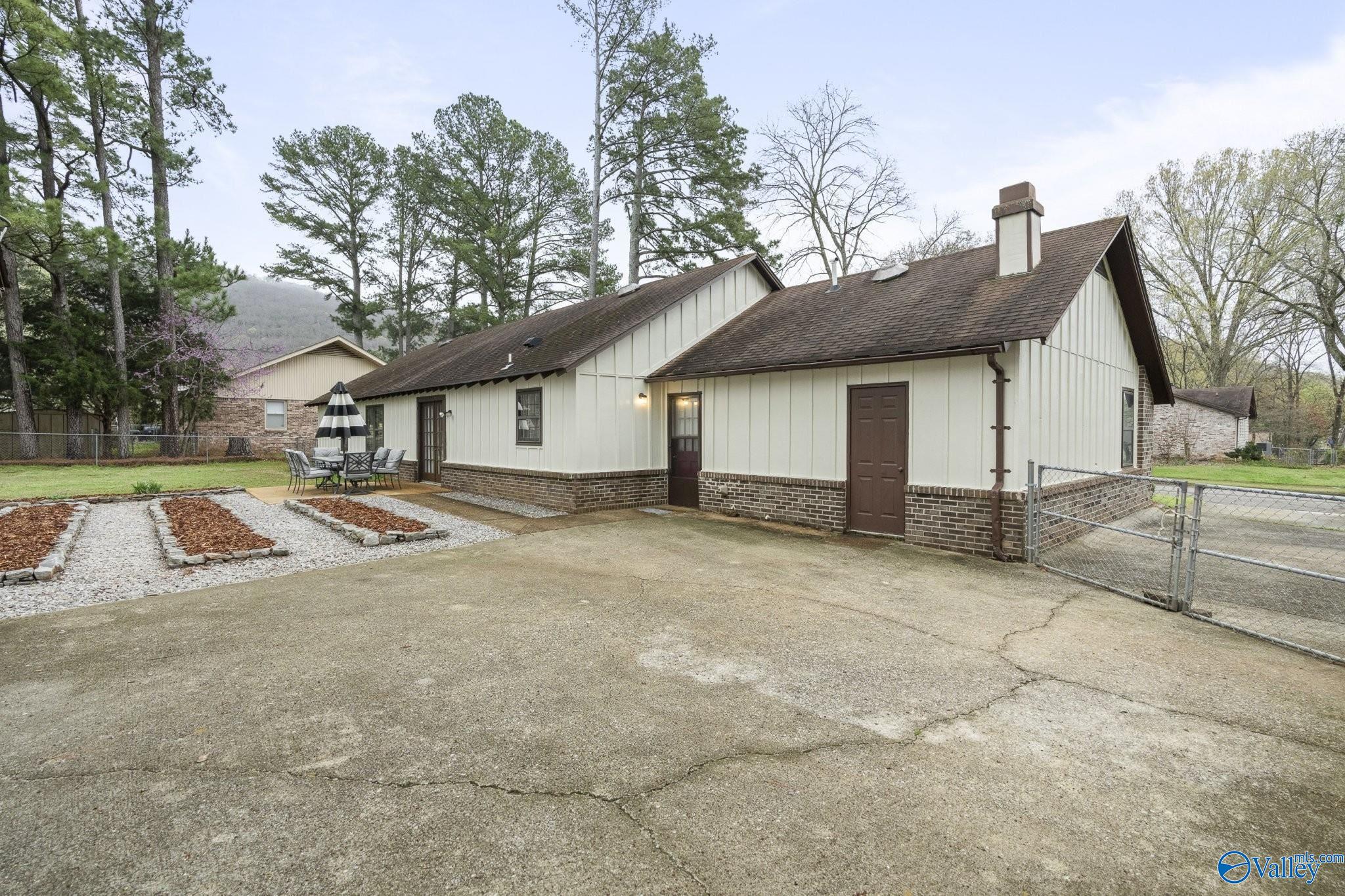 2517 Galahad Drive SE