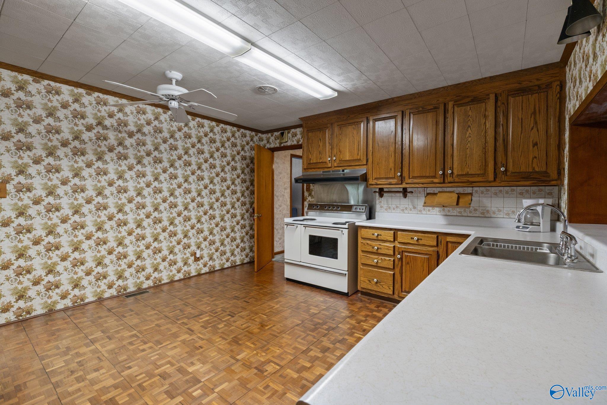 609 Vance Road SW