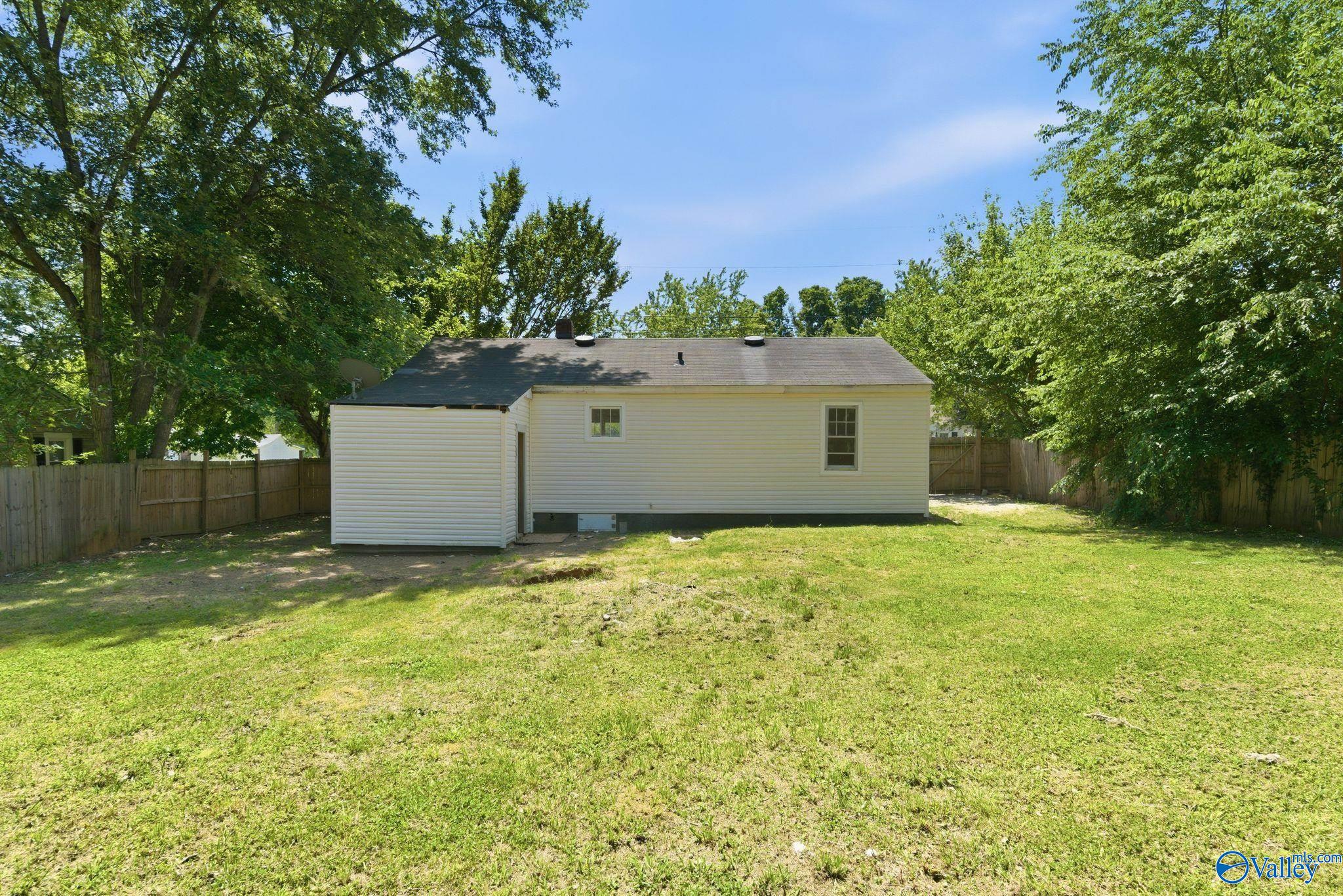 1206 Tower Street