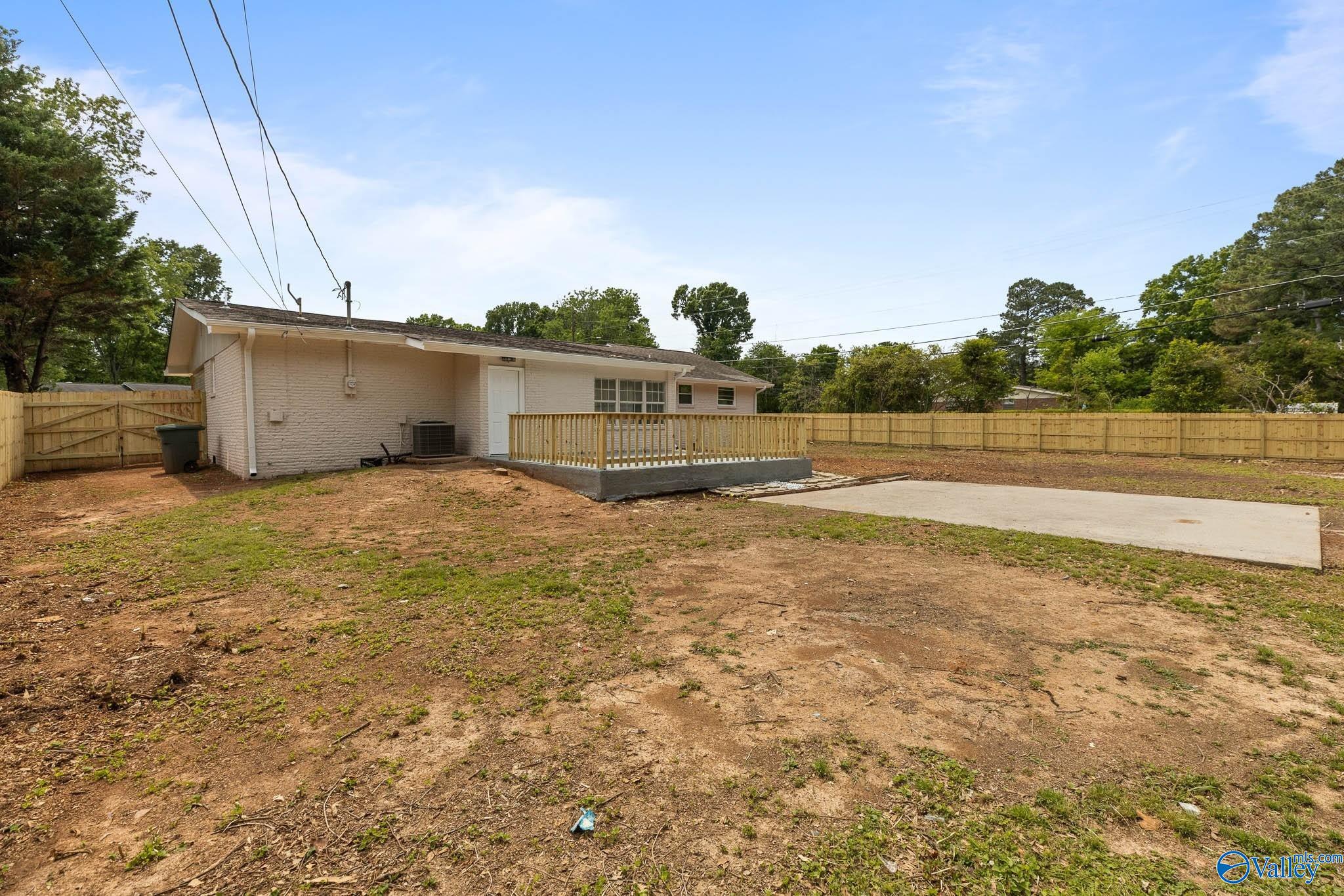 618 Harolds Drive NW