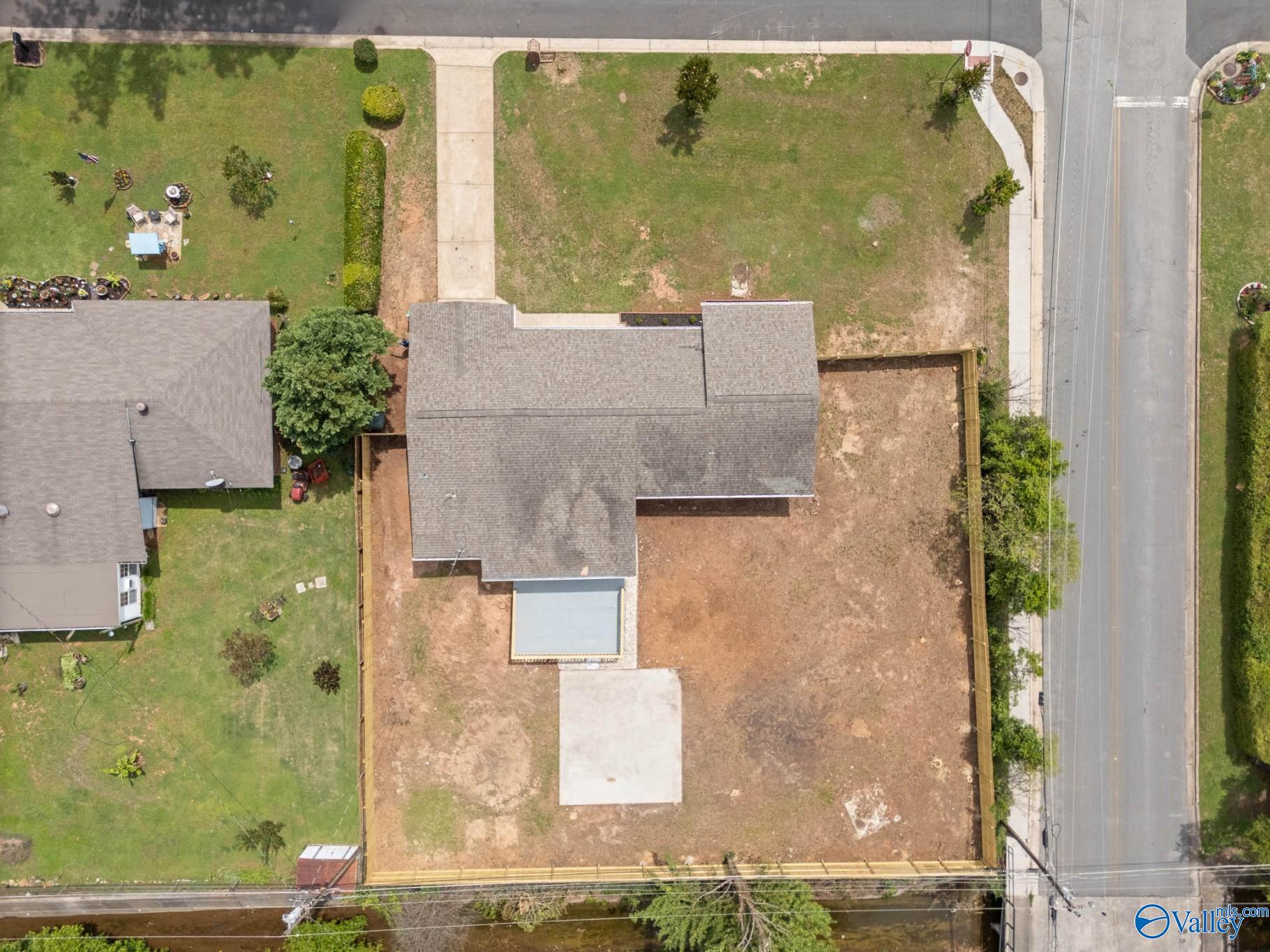 618 Harolds Drive NW