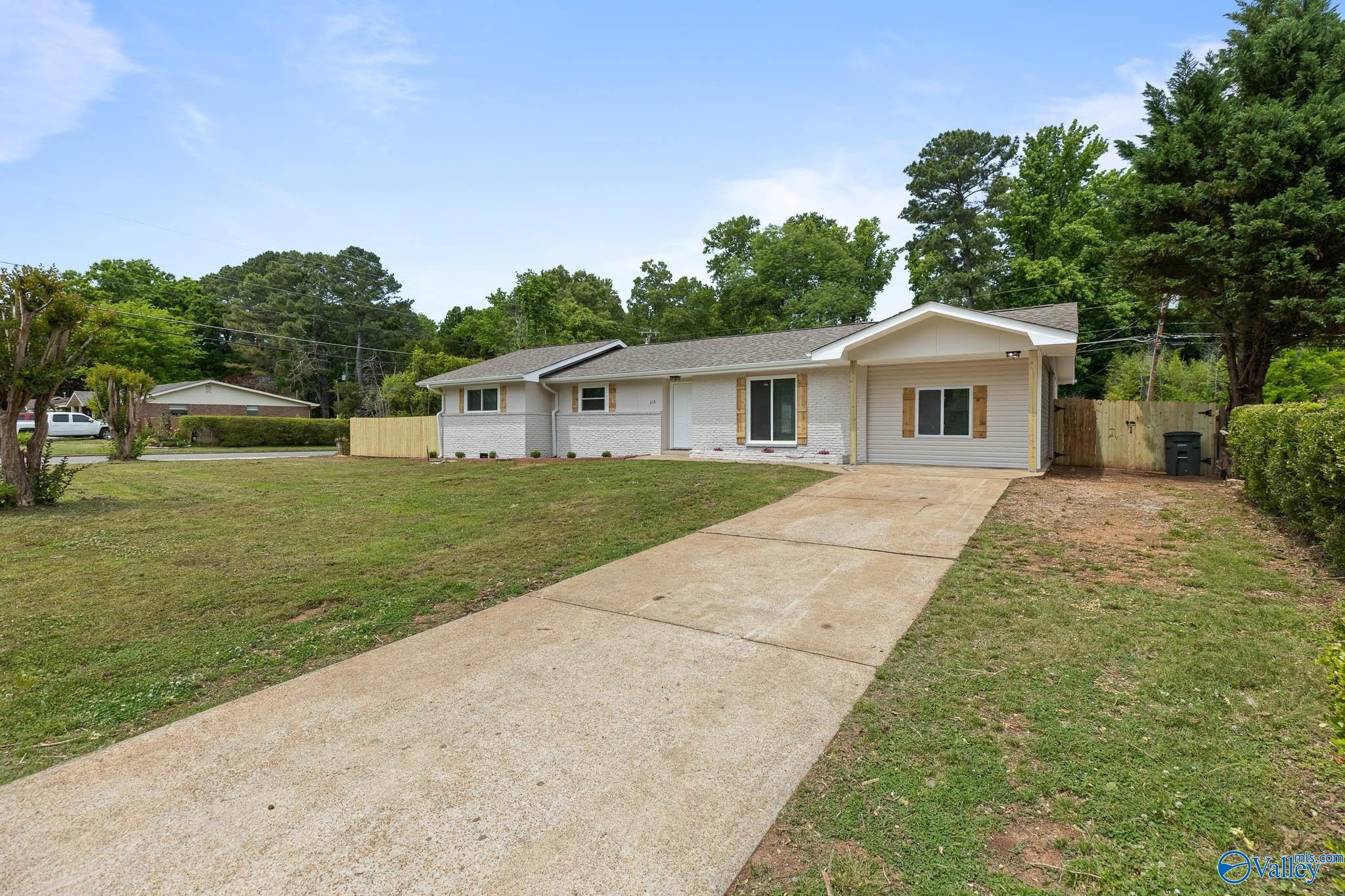 618 Harolds Drive NW