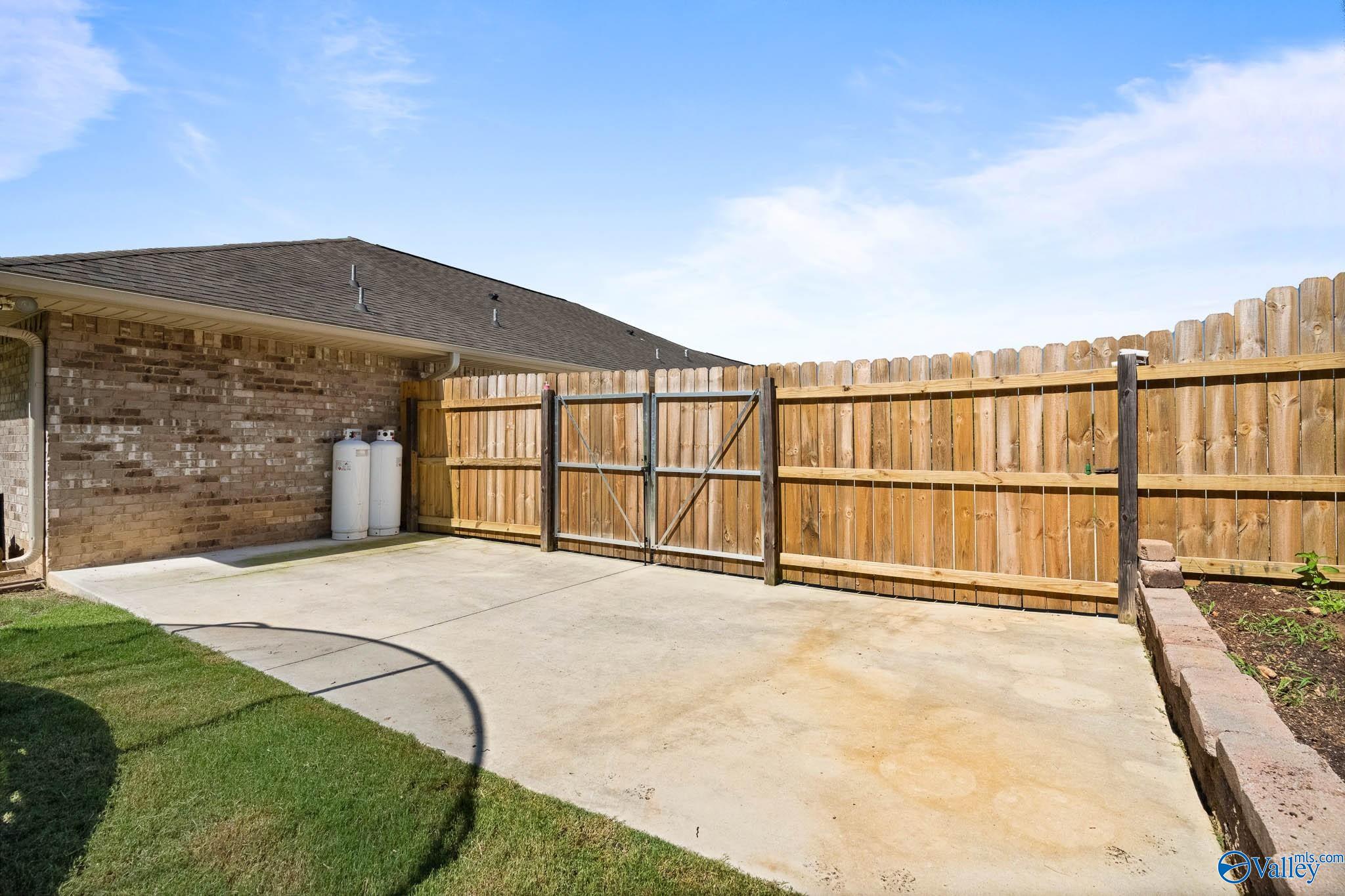 139 Lazy Oak Drive