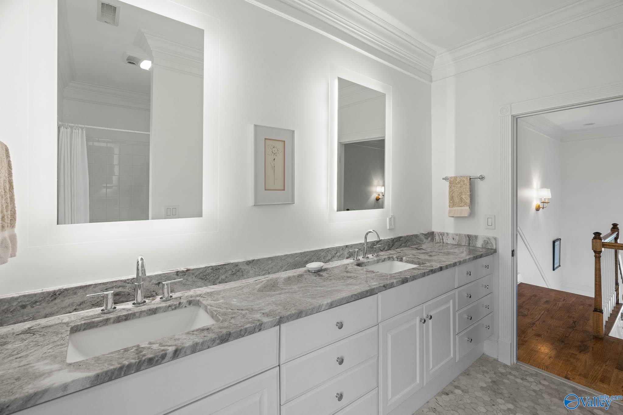 26 Saint James Square SE