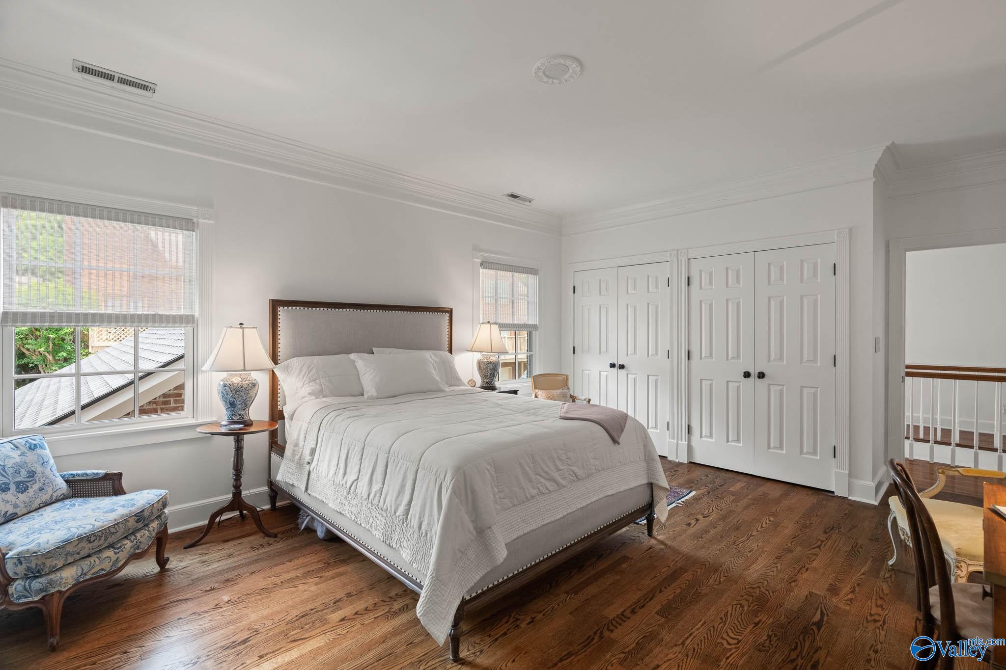 26 Saint James Square SE