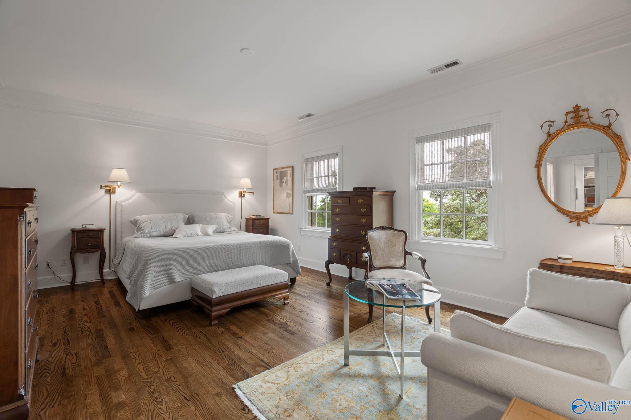 26 Saint James Square SE