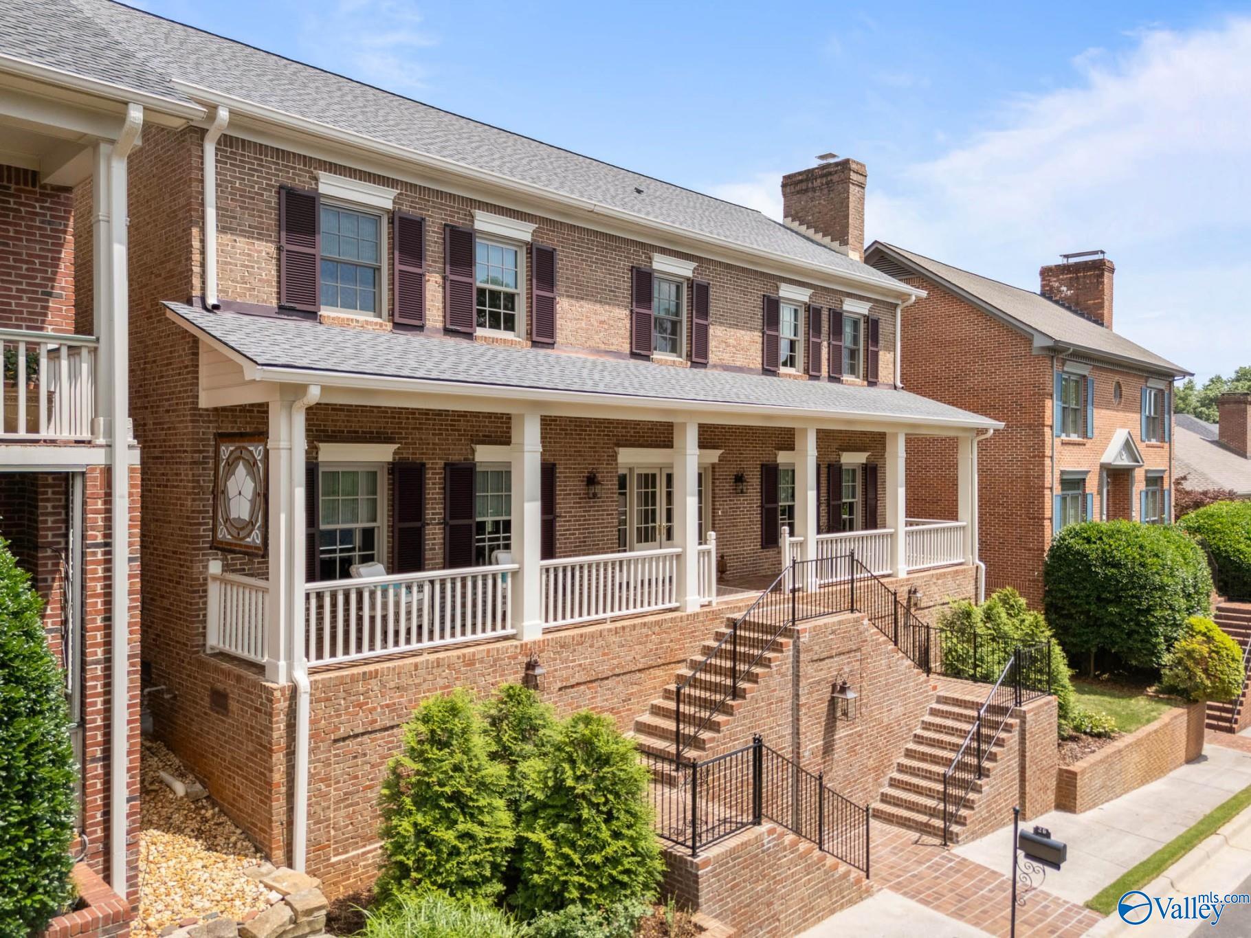 26 Saint James Square SE