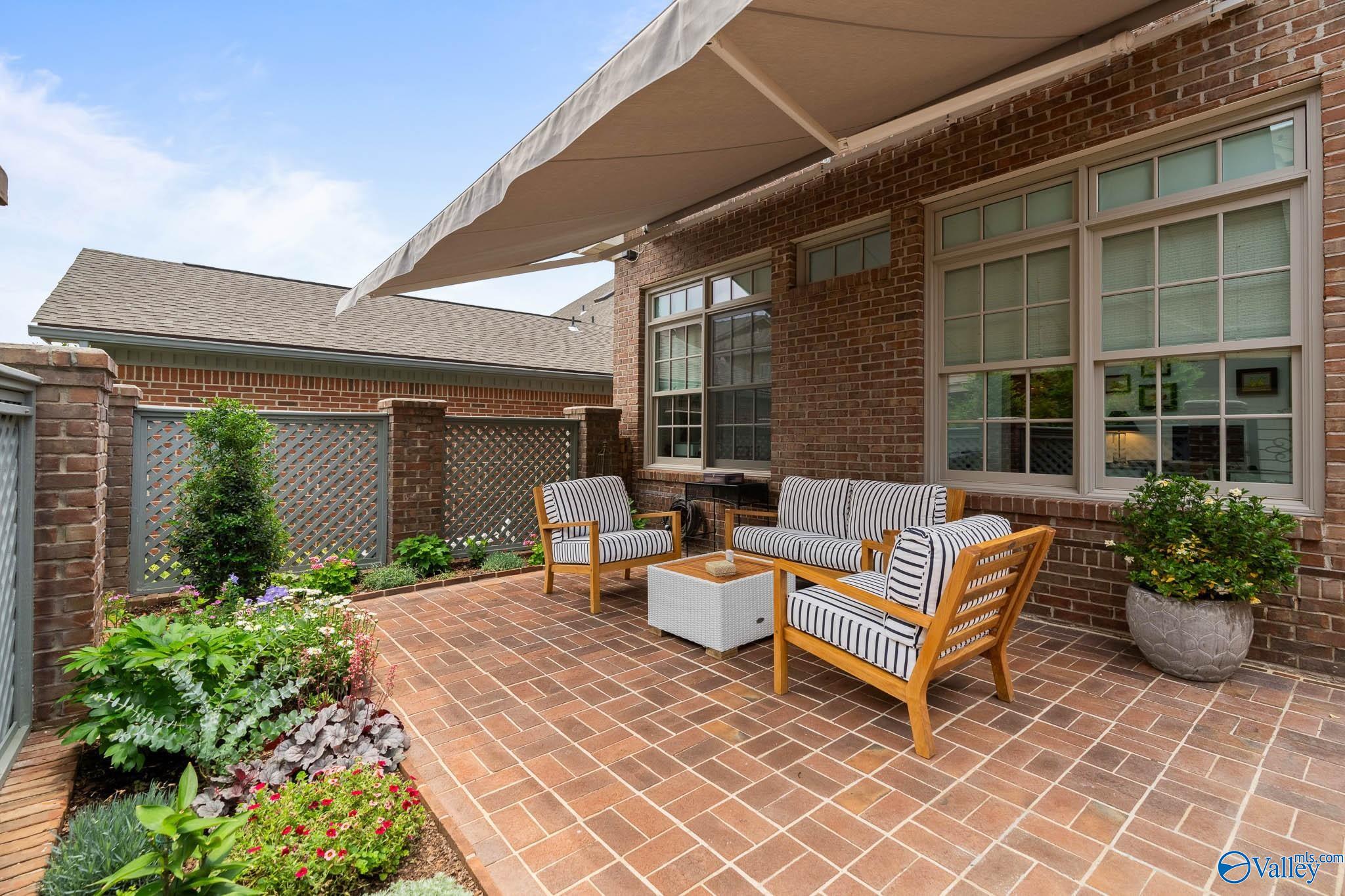 26 Saint James Square SE