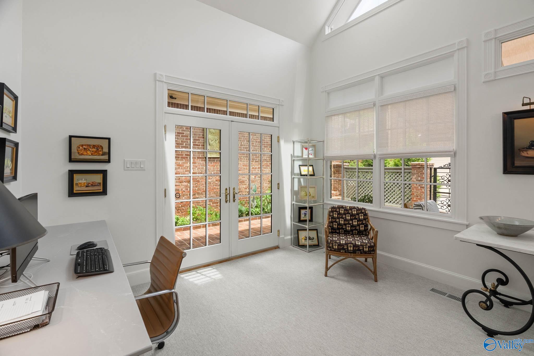 26 Saint James Square SE