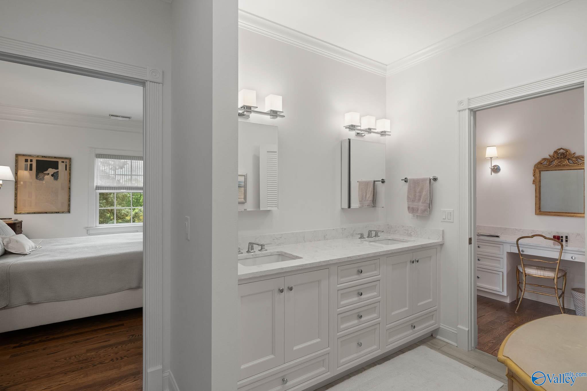 26 Saint James Square SE