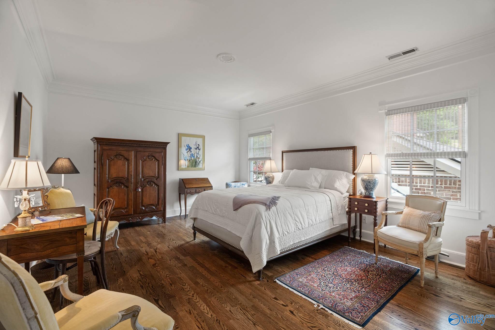 26 Saint James Square SE