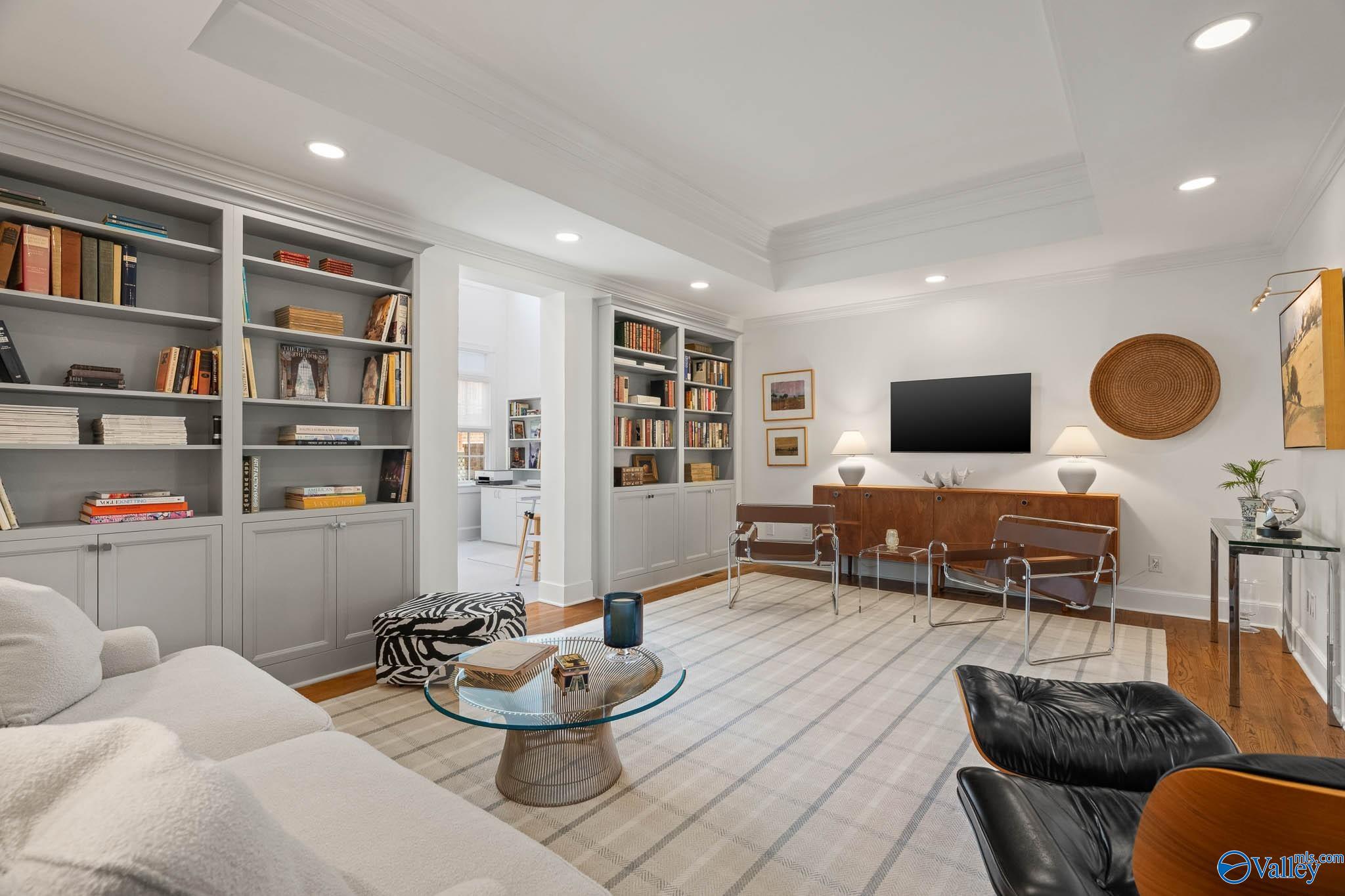 26 Saint James Square SE