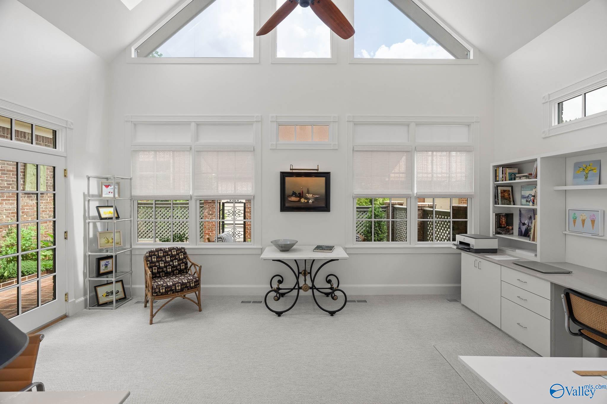 26 Saint James Square SE