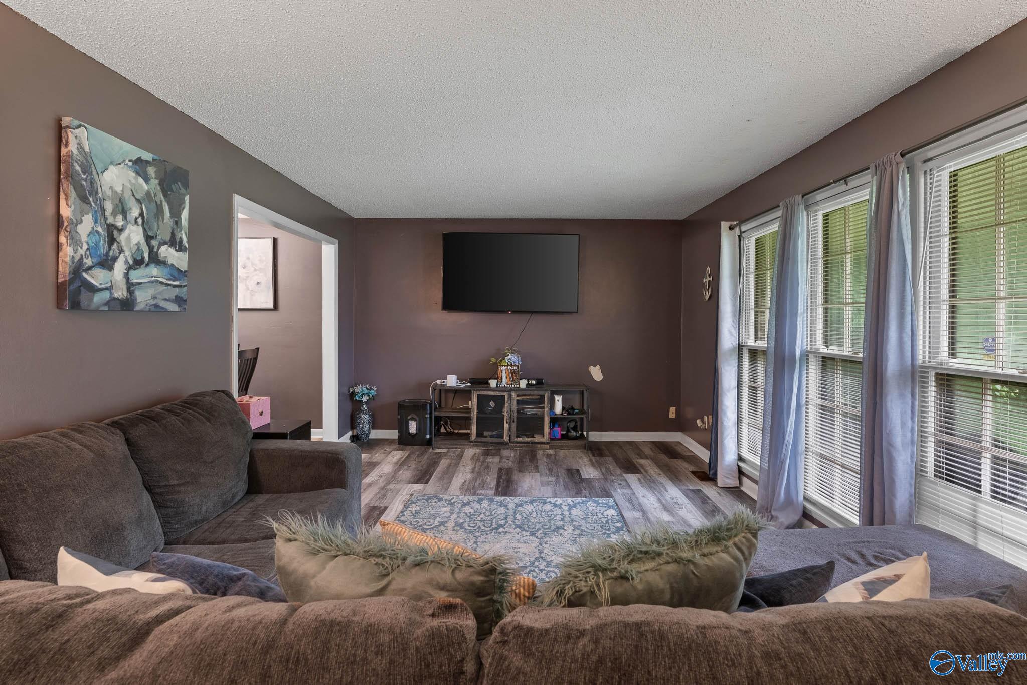 2912 Moss Road