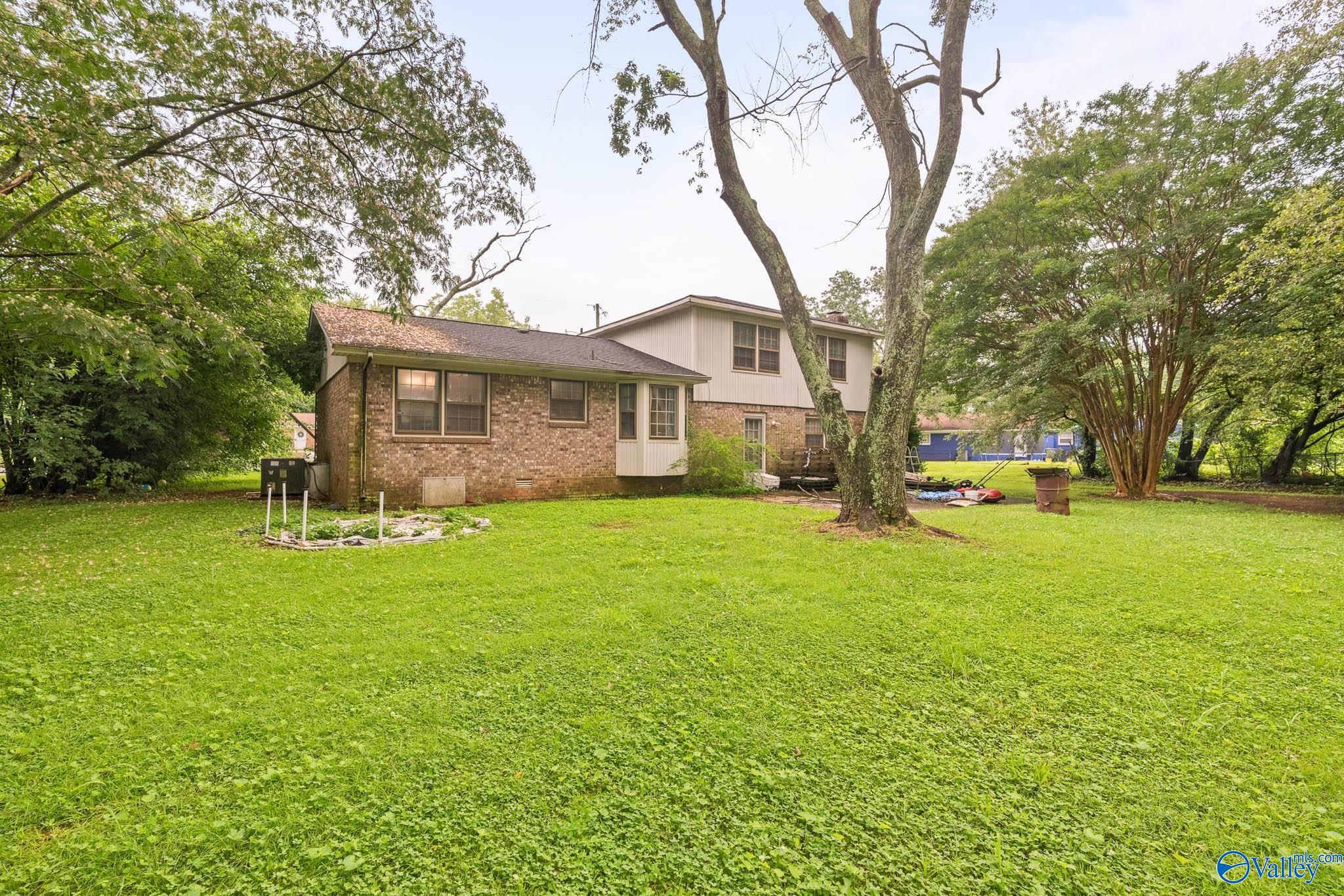 2912 Moss Road