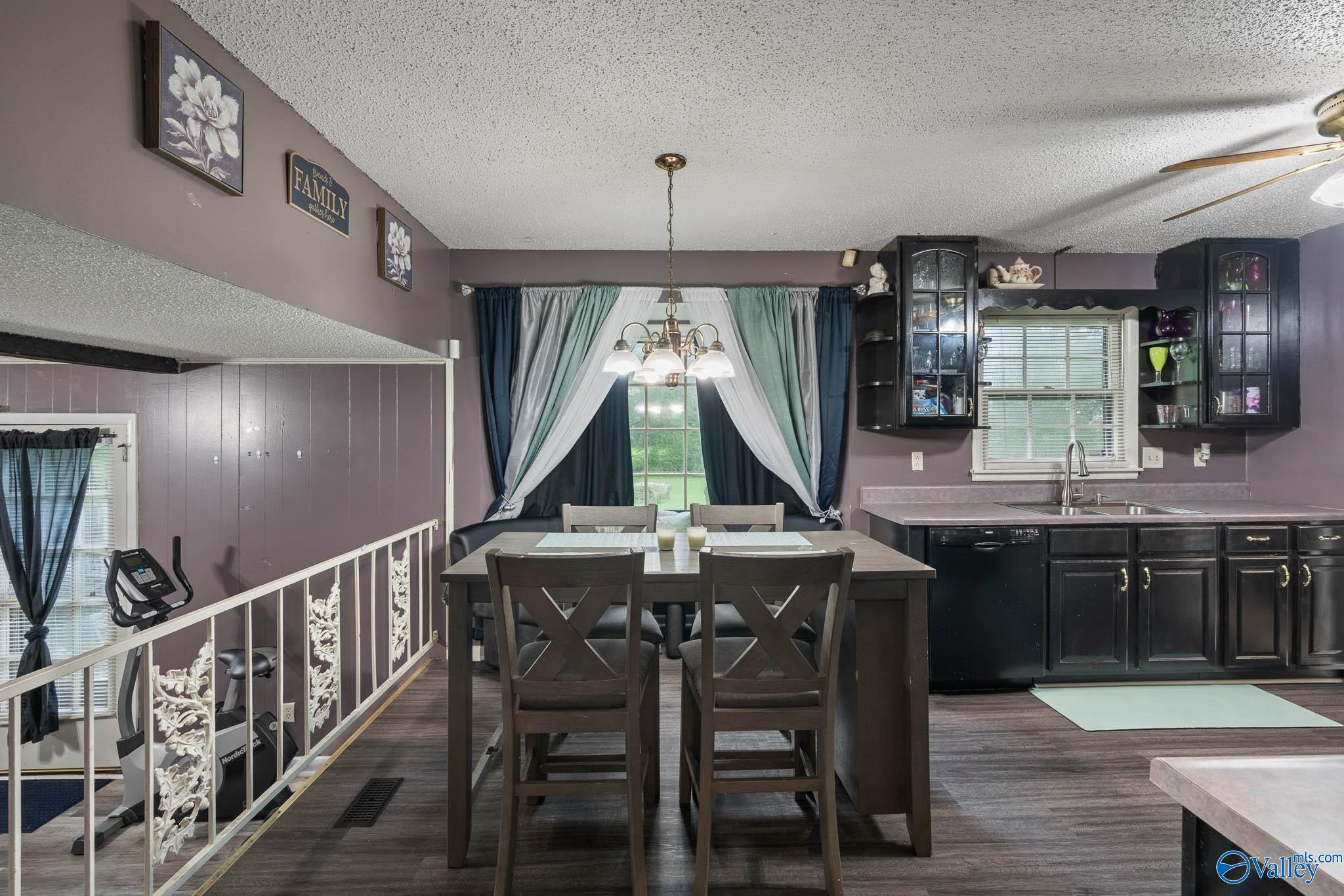 2912 Moss Road