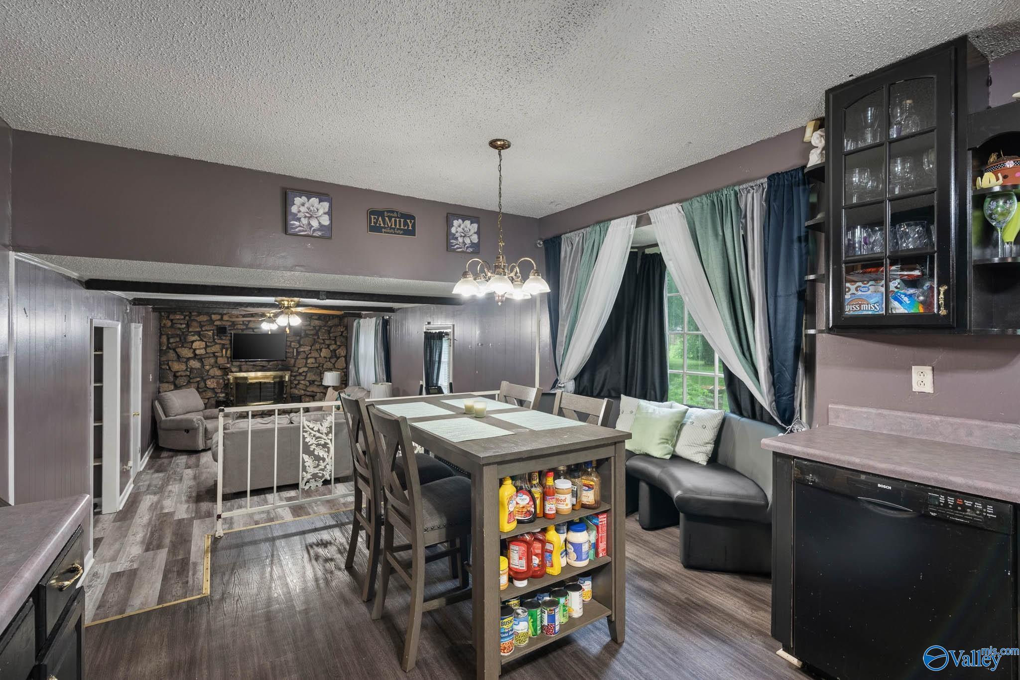2912 Moss Road
