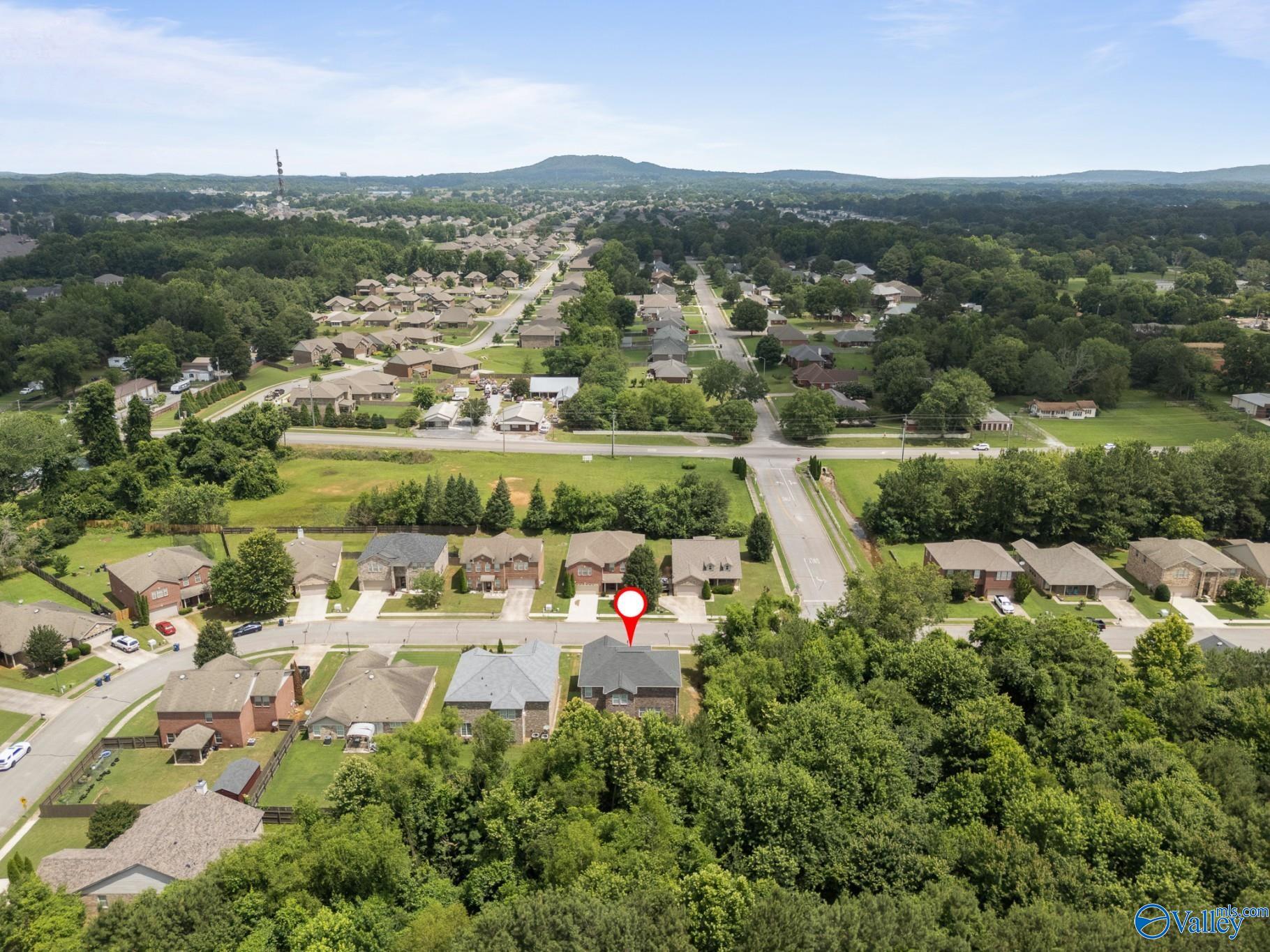 222 Laramie Circle NW
