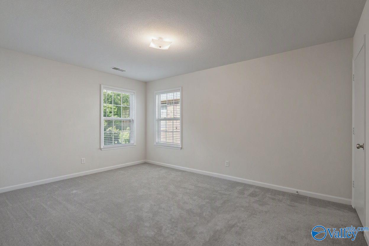222 Laramie Circle NW