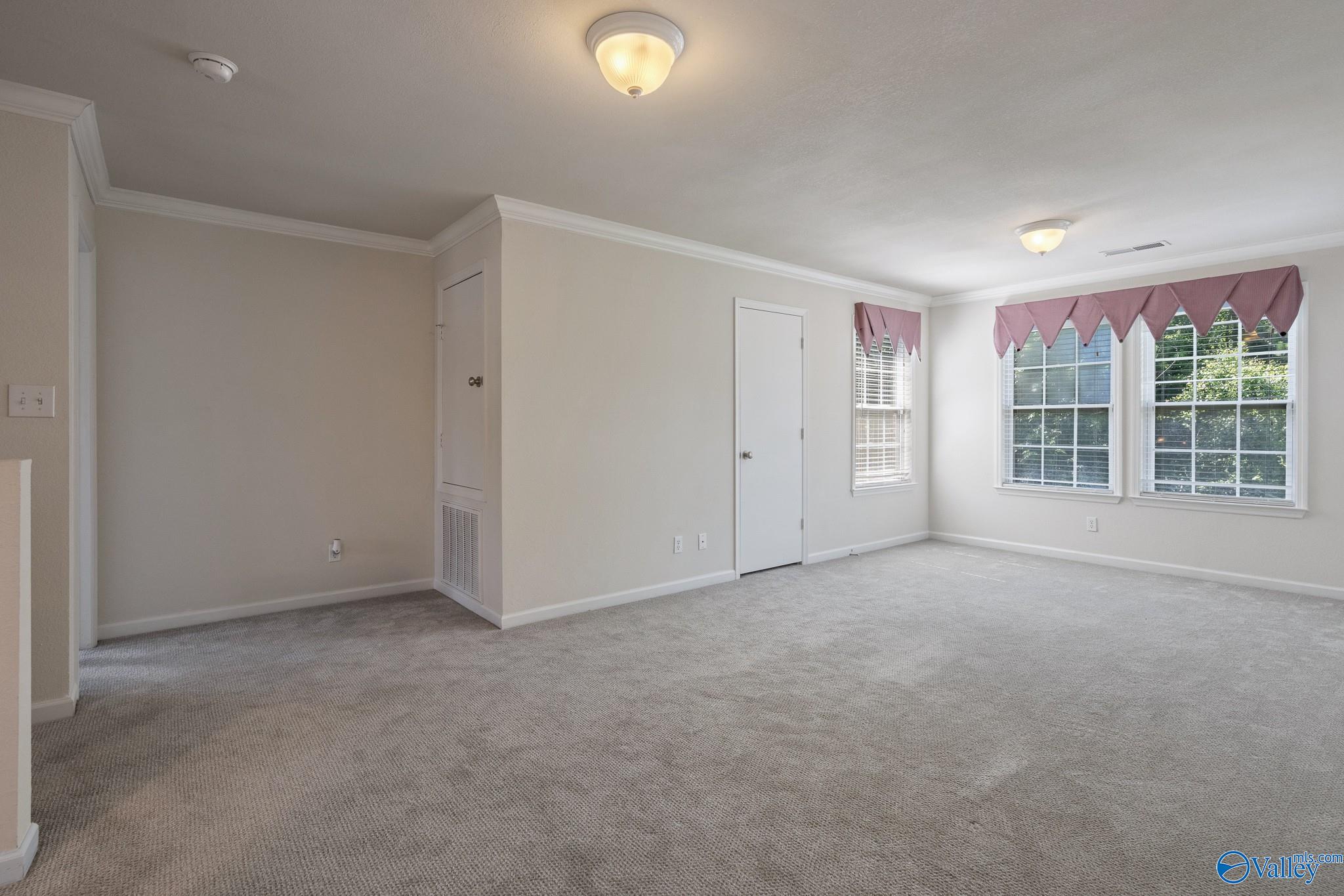 222 Laramie Circle NW