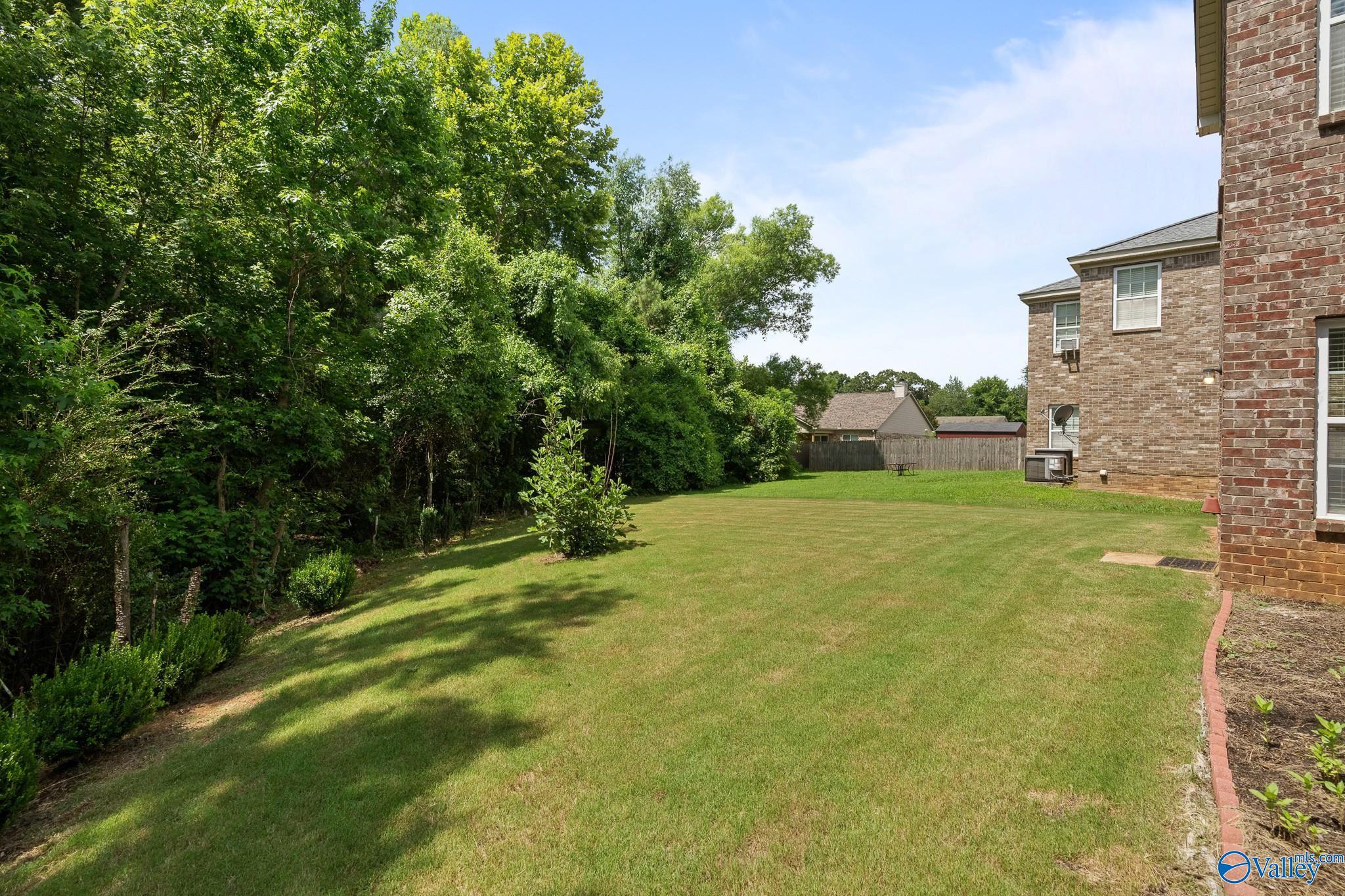 222 Laramie Circle NW