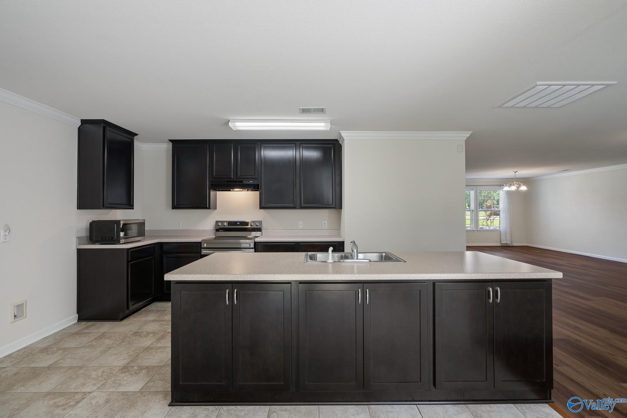 222 Laramie Circle NW