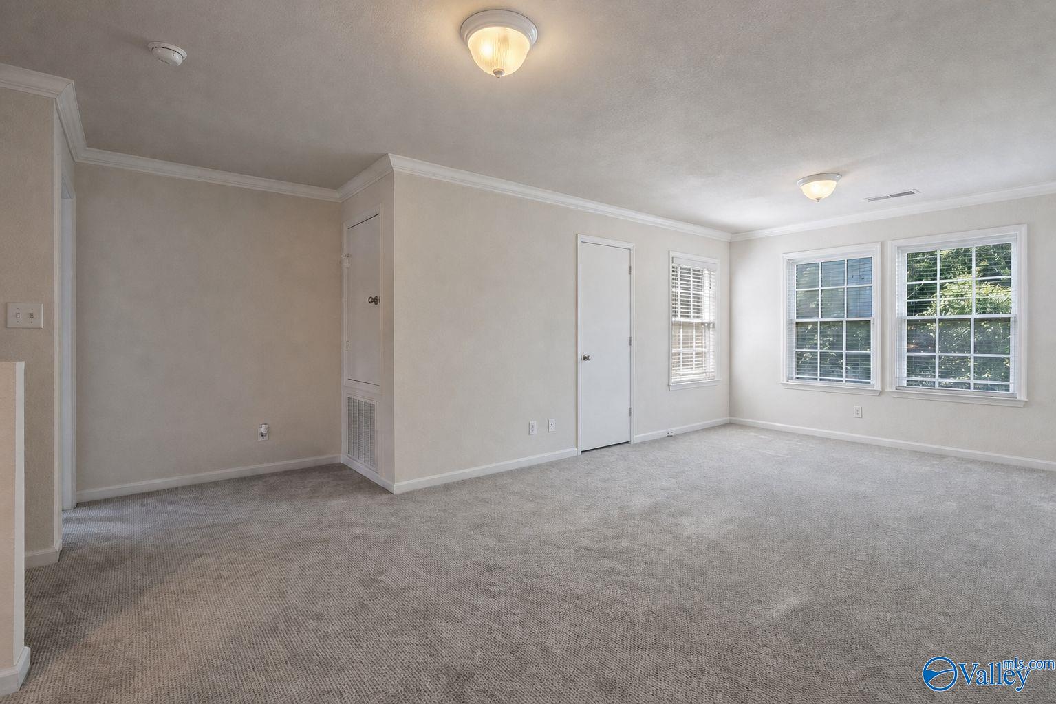 222 Laramie Circle NW