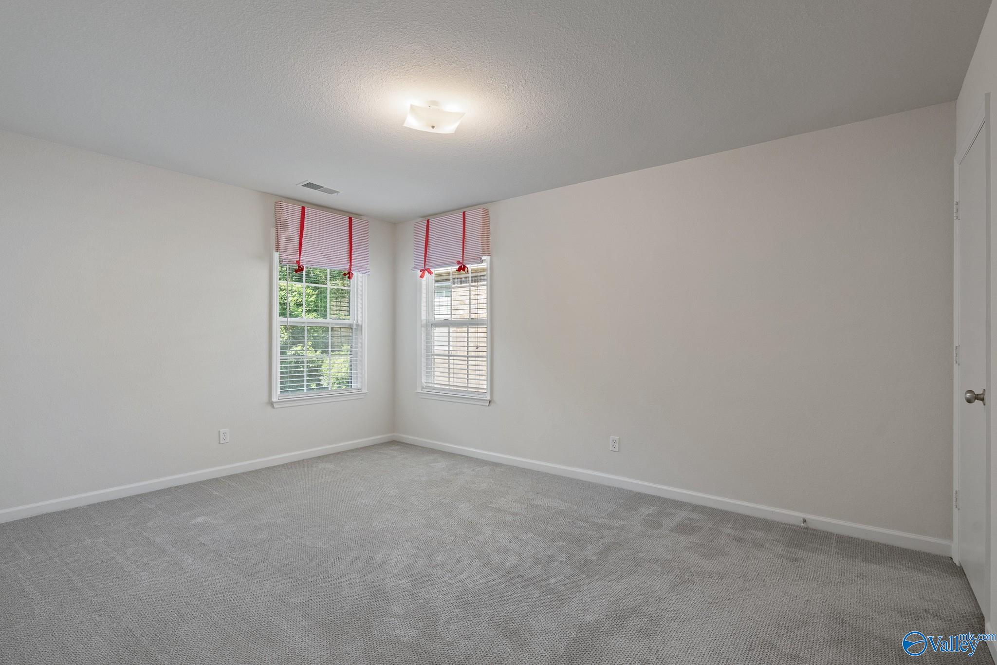 222 Laramie Circle NW