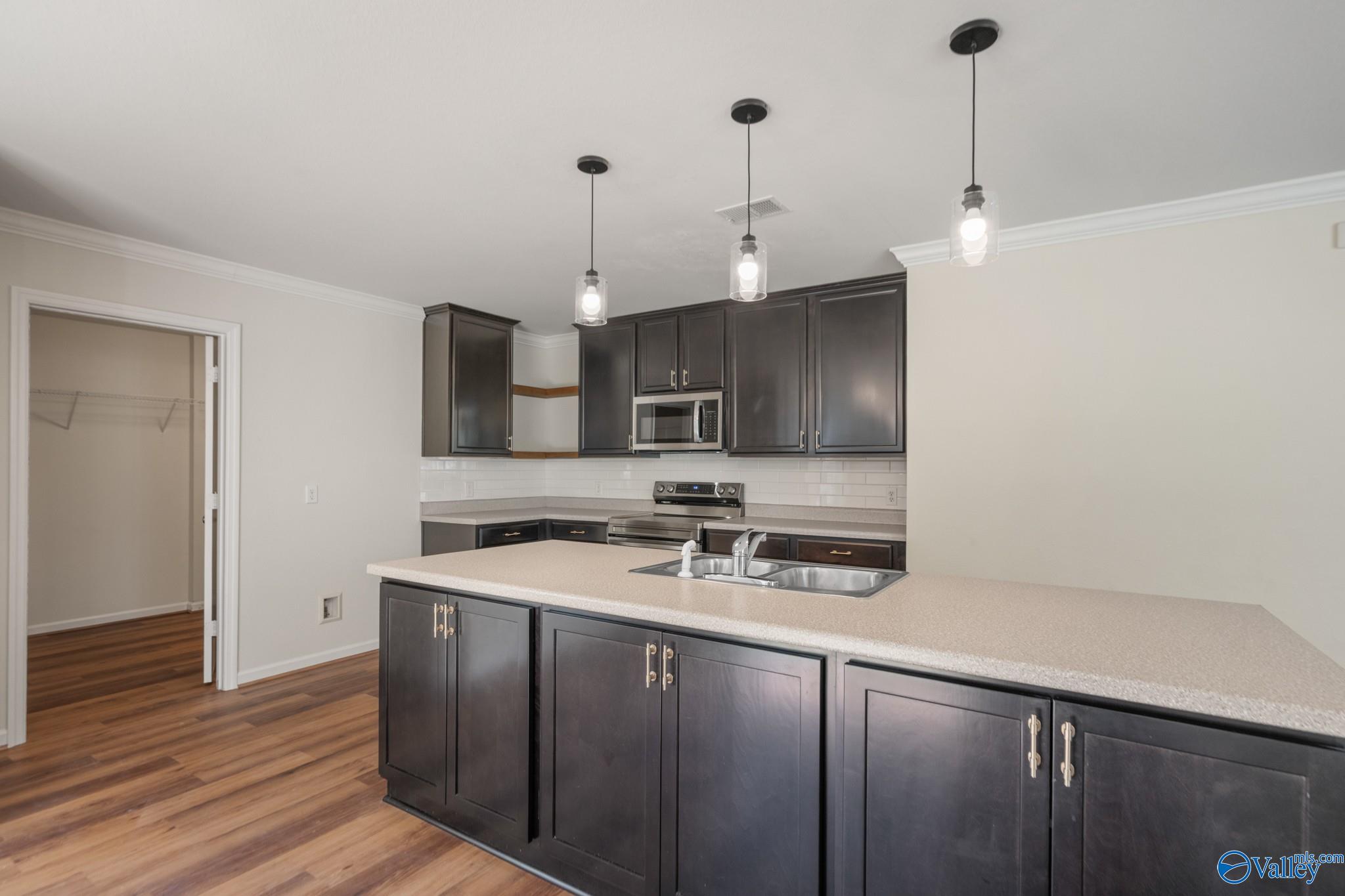 222 Laramie Circle NW