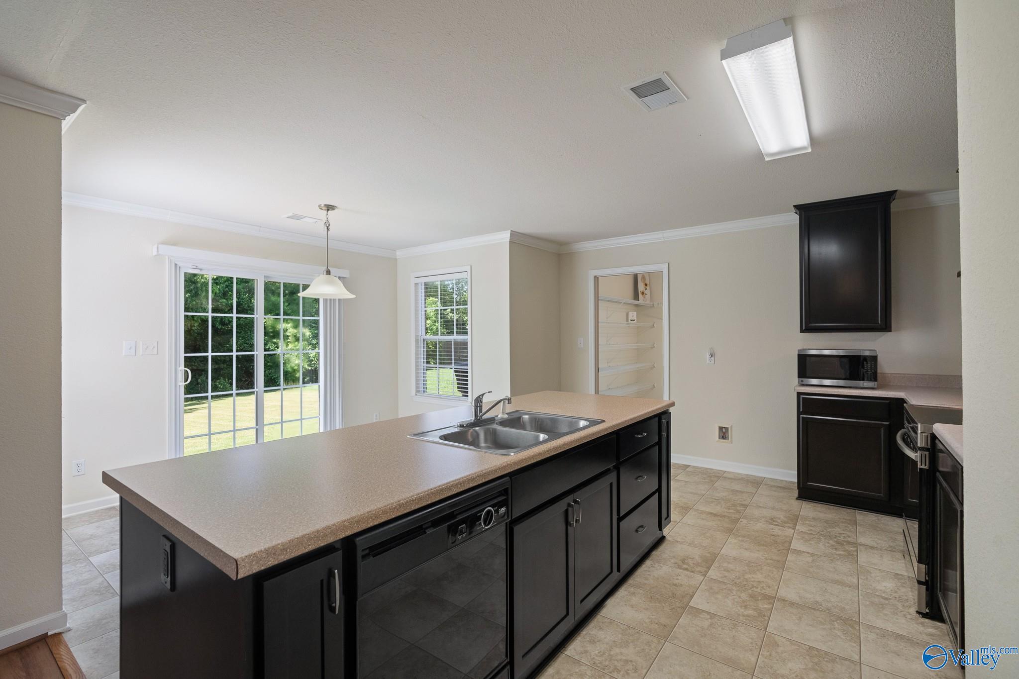222 Laramie Circle NW