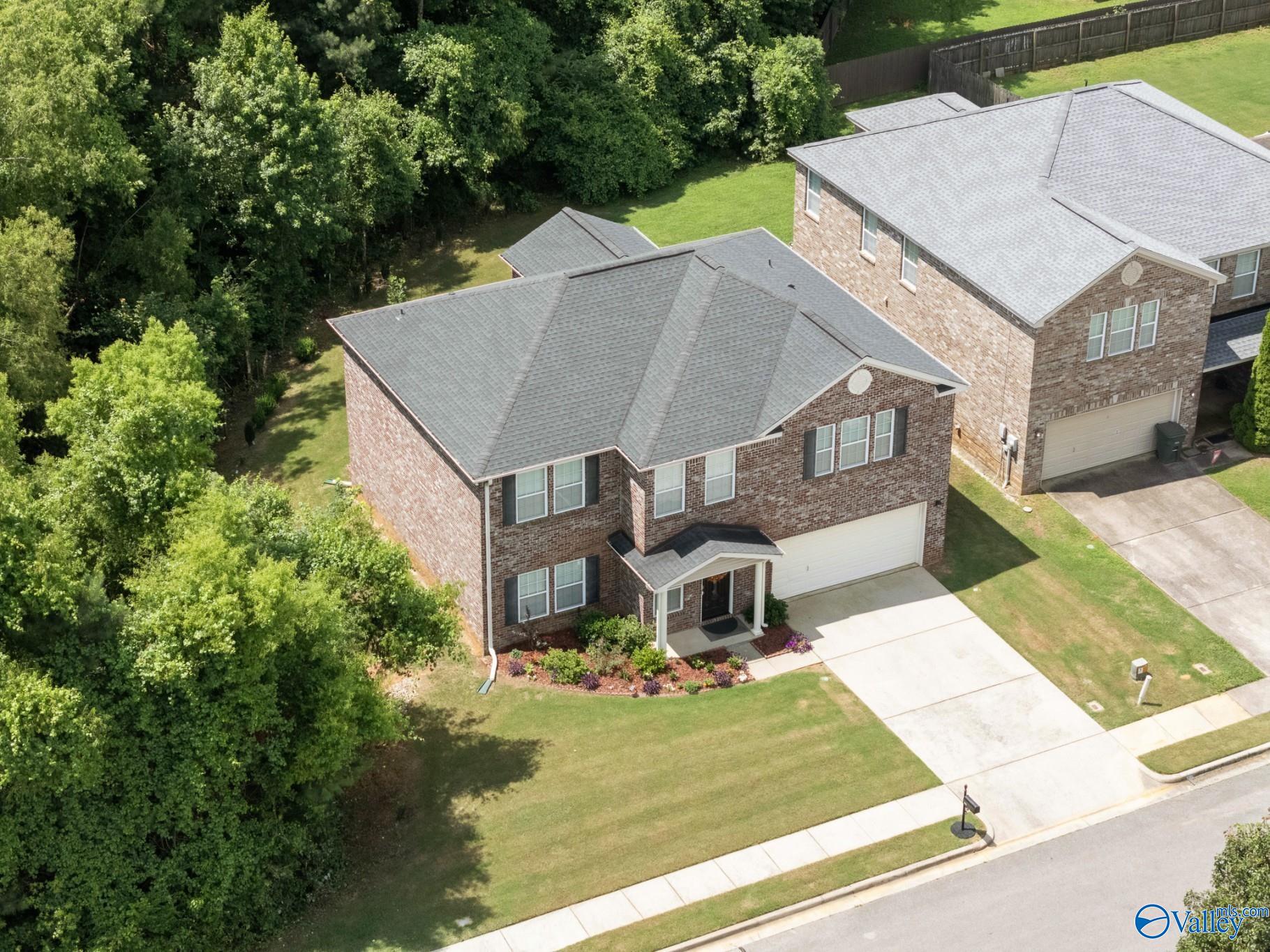 222 Laramie Circle NW