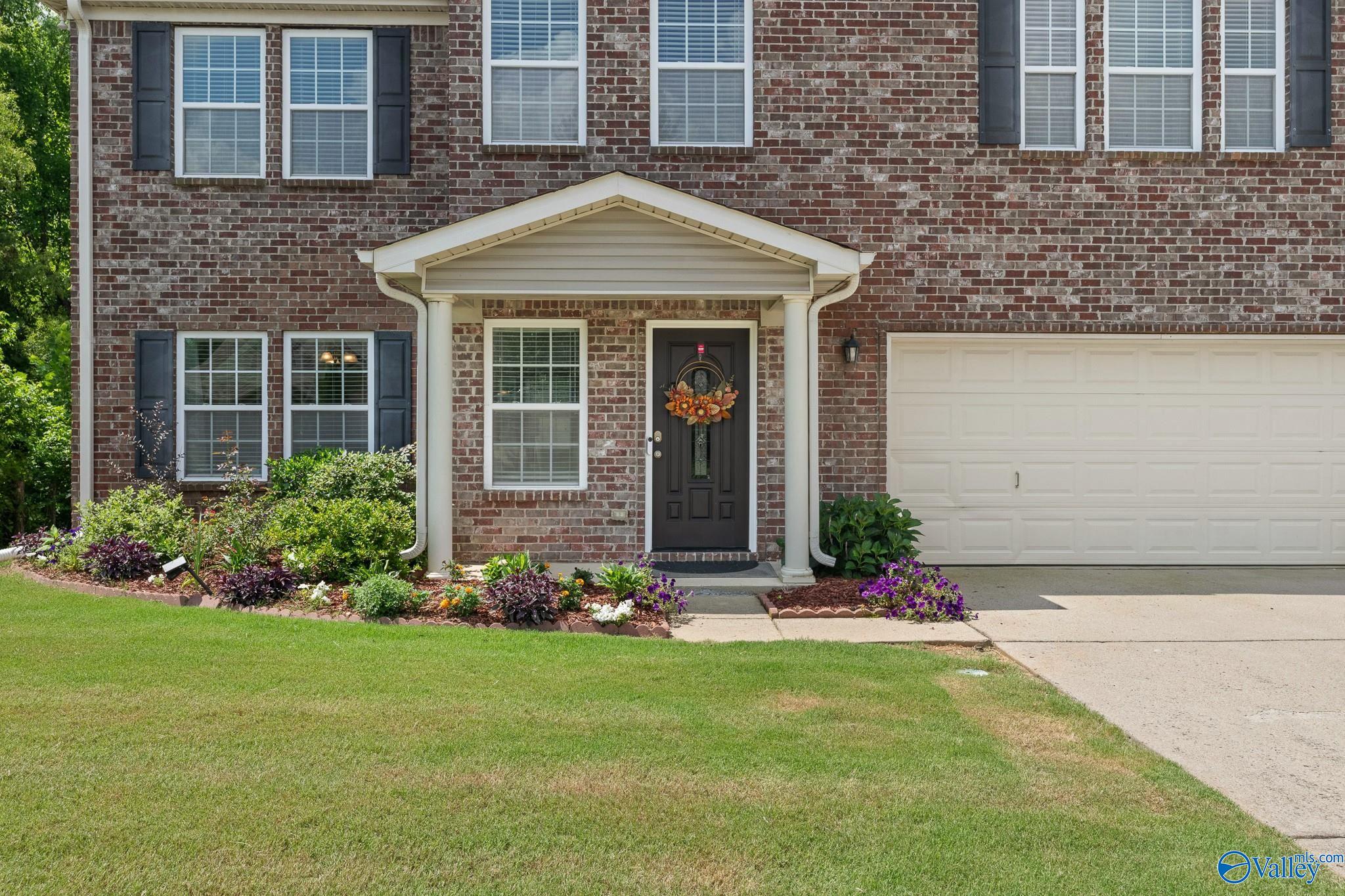 222 Laramie Circle NW