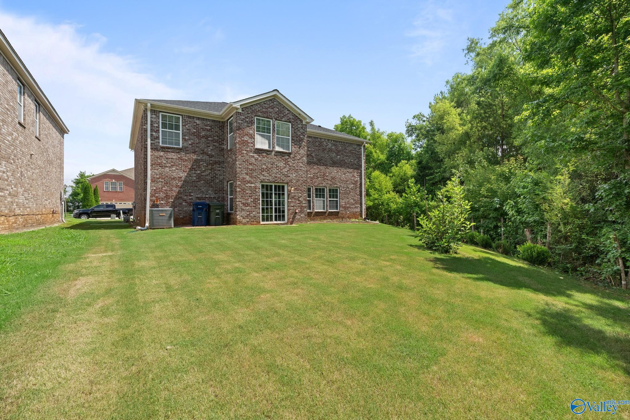 222 Laramie Circle NW