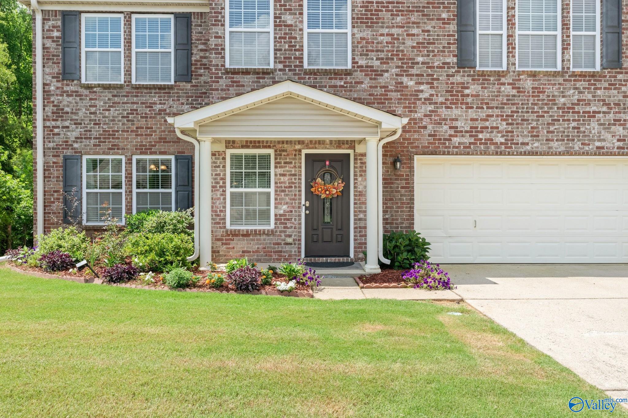 222 Laramie Circle NW